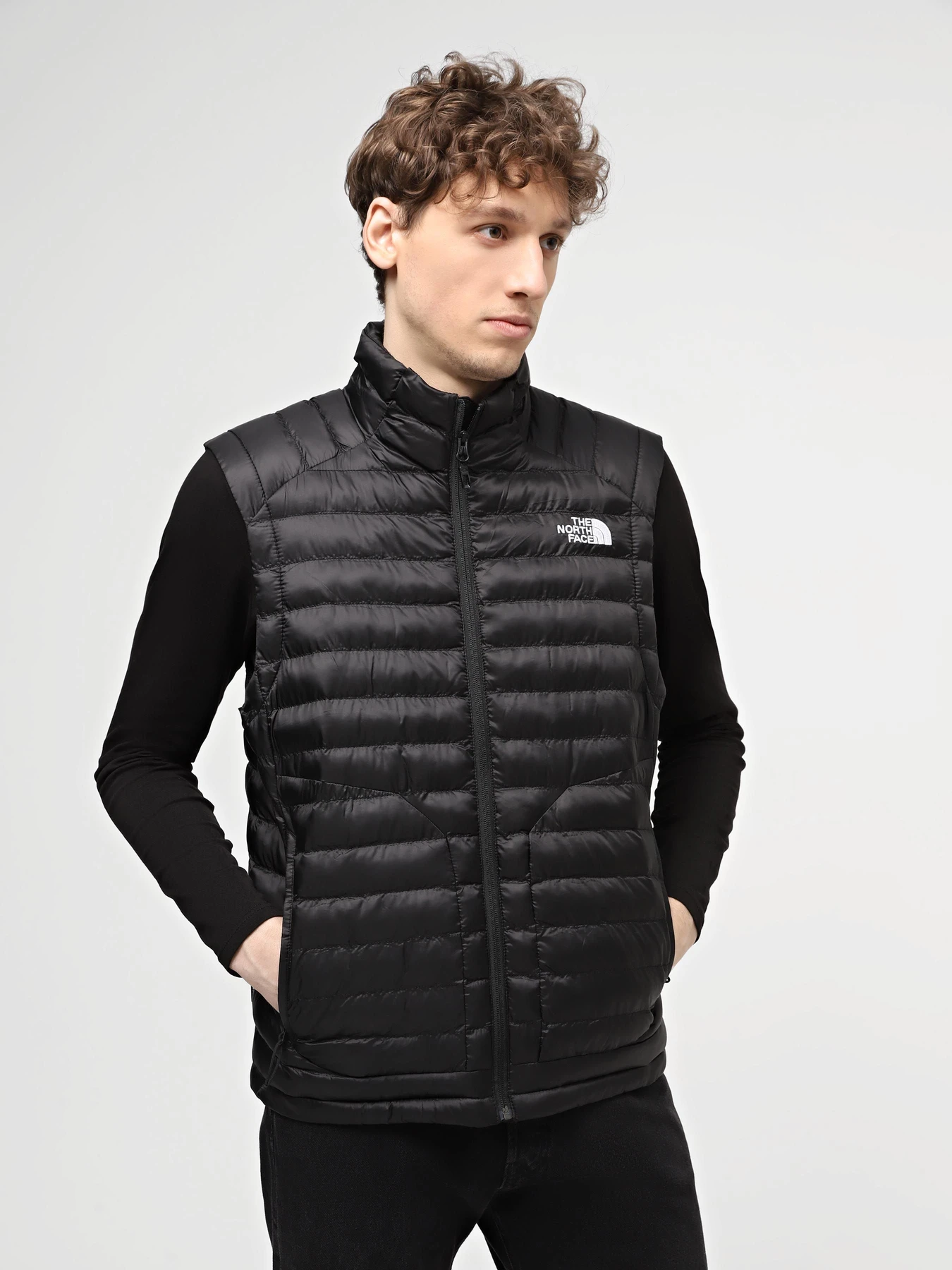 Куртки та дублянки The North Face M Huila Synthetic Vest модель NF0A85AFJK31 Фото