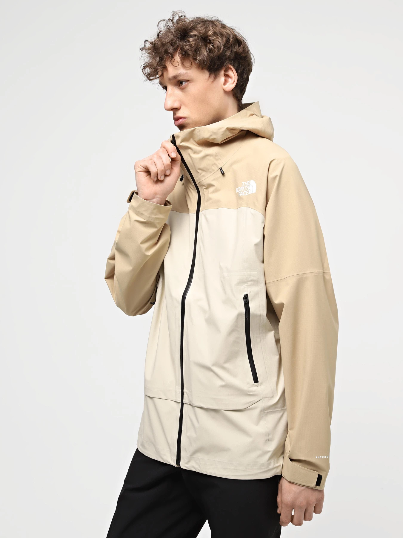 Куртки и дубленки The North Face M Frontier Futurelight Jacket модель NF0A86QQPV61 Фото