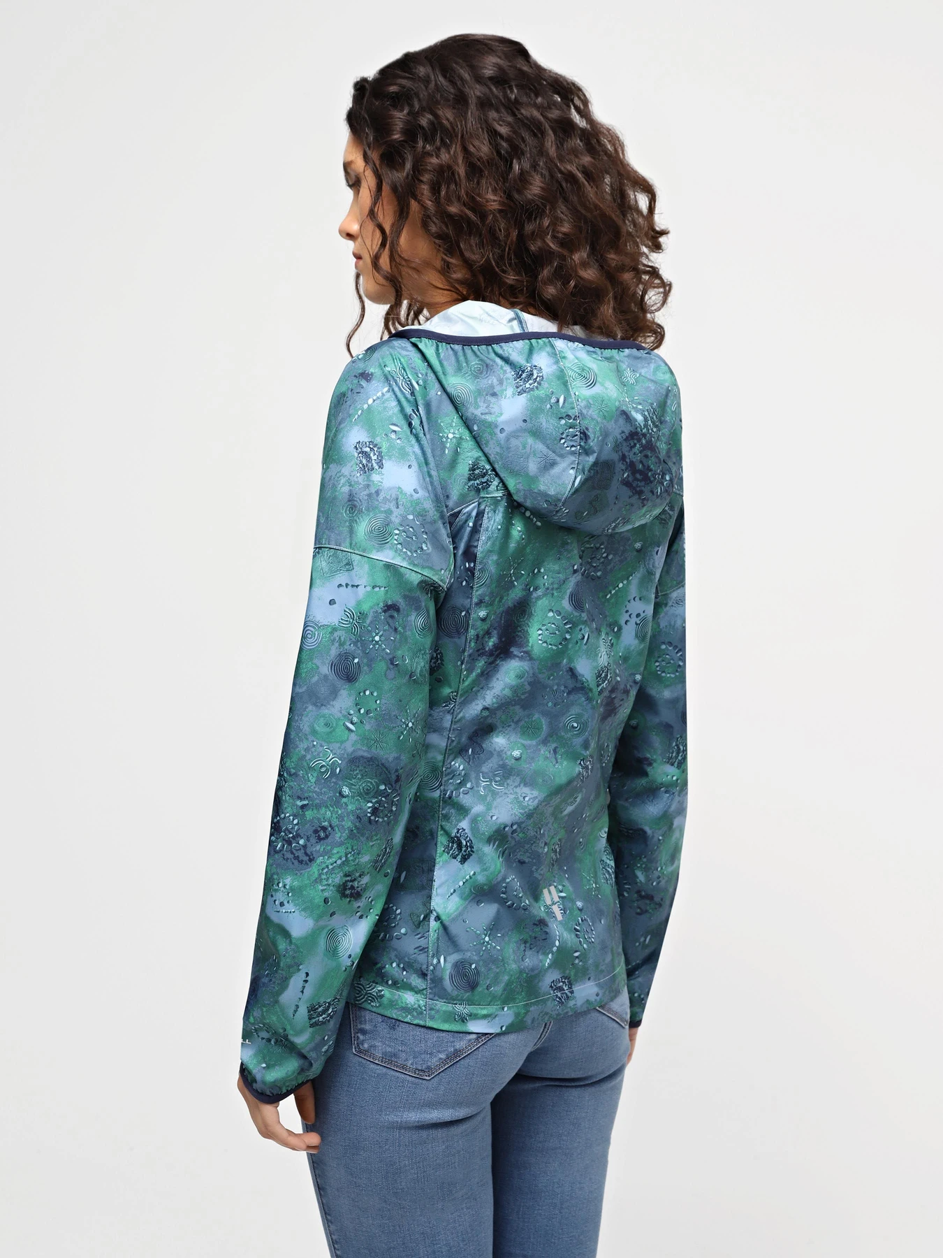Куртки и дубленки The North Face W Higher Run Wind Jacket модель NF0A8720SIJ1 Куртки и дубленки The North Face W Higher Run Wind Jacket модель NF0A8720SIJ1 Фото