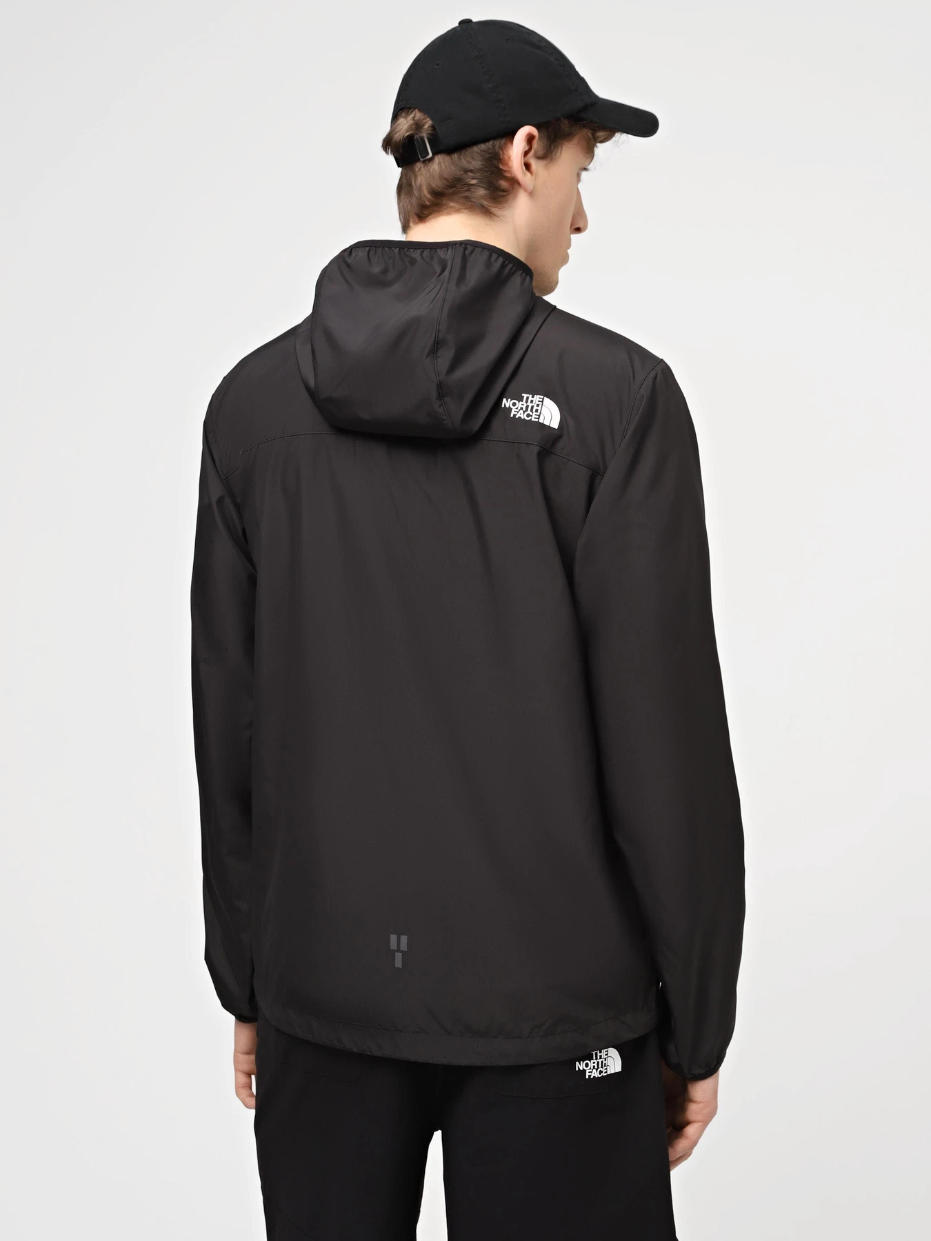 Куртки та дублянки The North Face M Higher Run Wind Jacket модель NF0A8727JK31 Куртки та дублянки The North Face M Higher Run Wind Jacket модель NF0A8727JK31 Фото