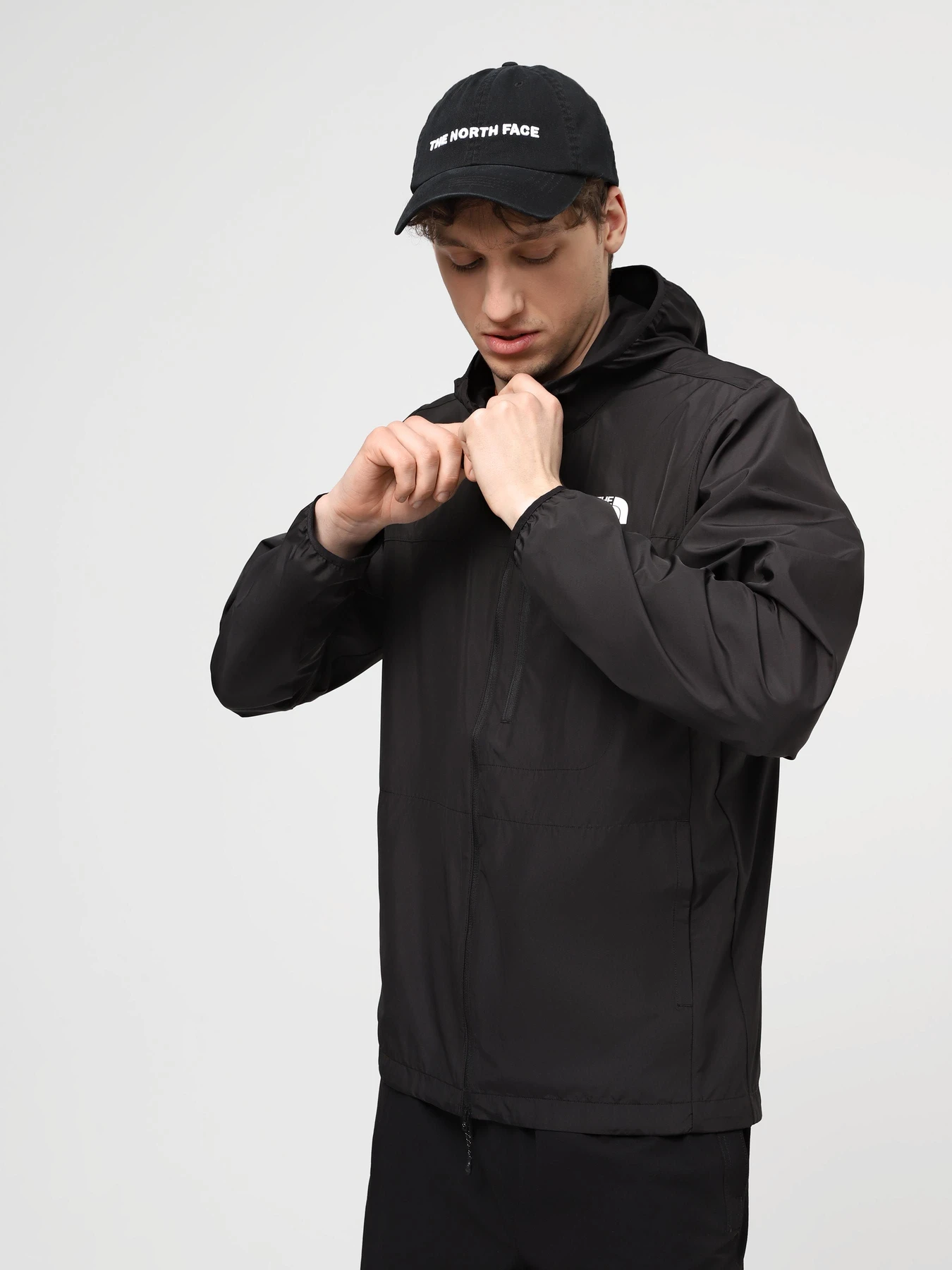 Куртки та дублянки The North Face M Higher Run Wind Jacket модель NF0A8727JK31 Куртки та дублянки The North Face M Higher Run Wind Jacket модель NF0A8727JK31 Фото