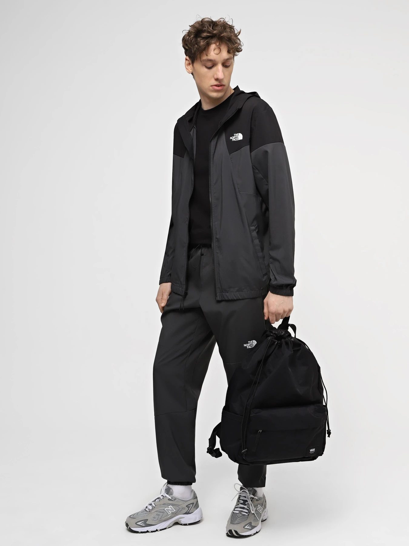 Куртки и дубленки The North Face M Ma Wind Track Hoodie модель NF0A87J2MN81 Куртки и дубленки The North Face M Ma Wind Track Hoodie модель NF0A87J2MN81 Фото