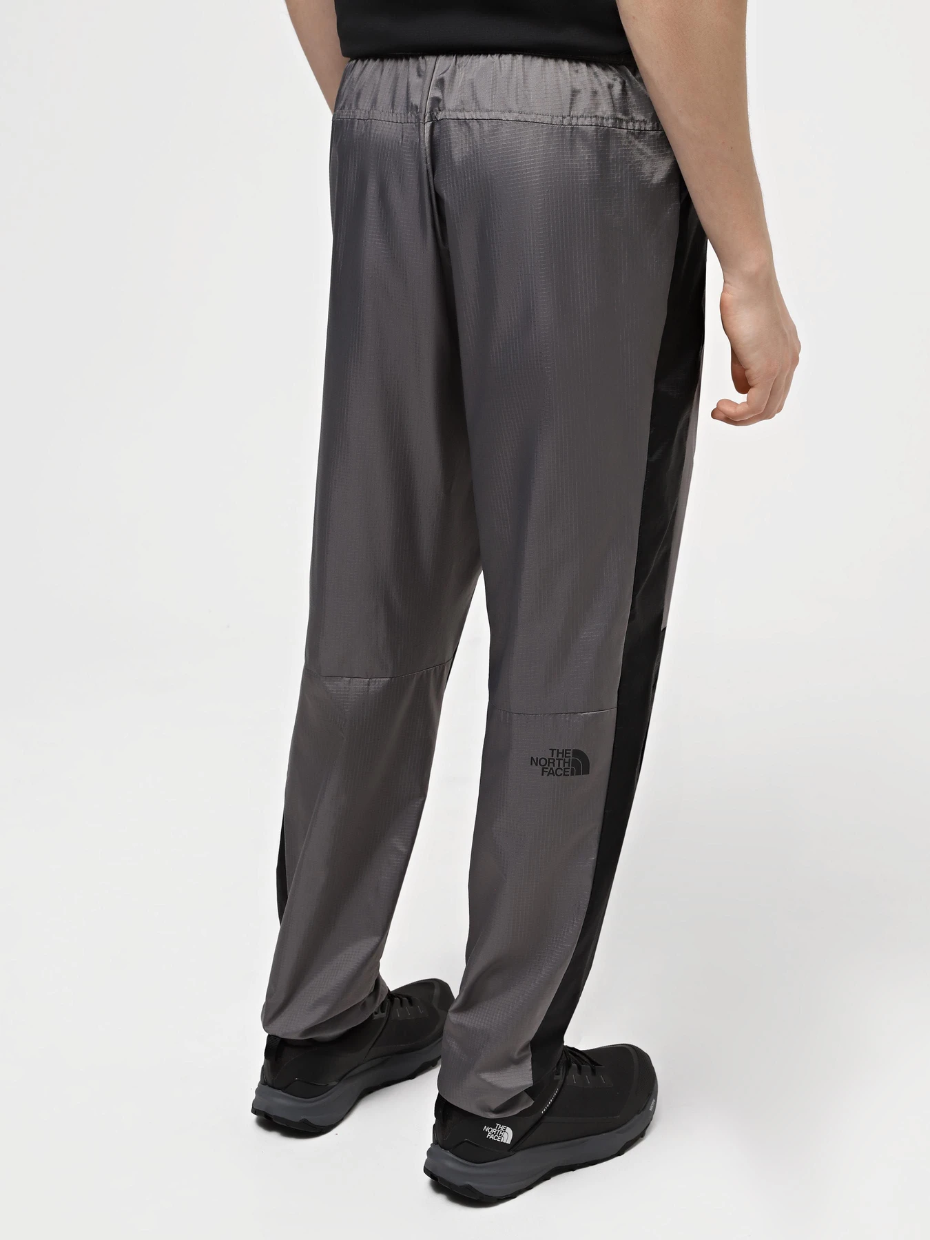 Штани The North Face M Wind Shell Pant модель NF0A879QRPI1 Фото