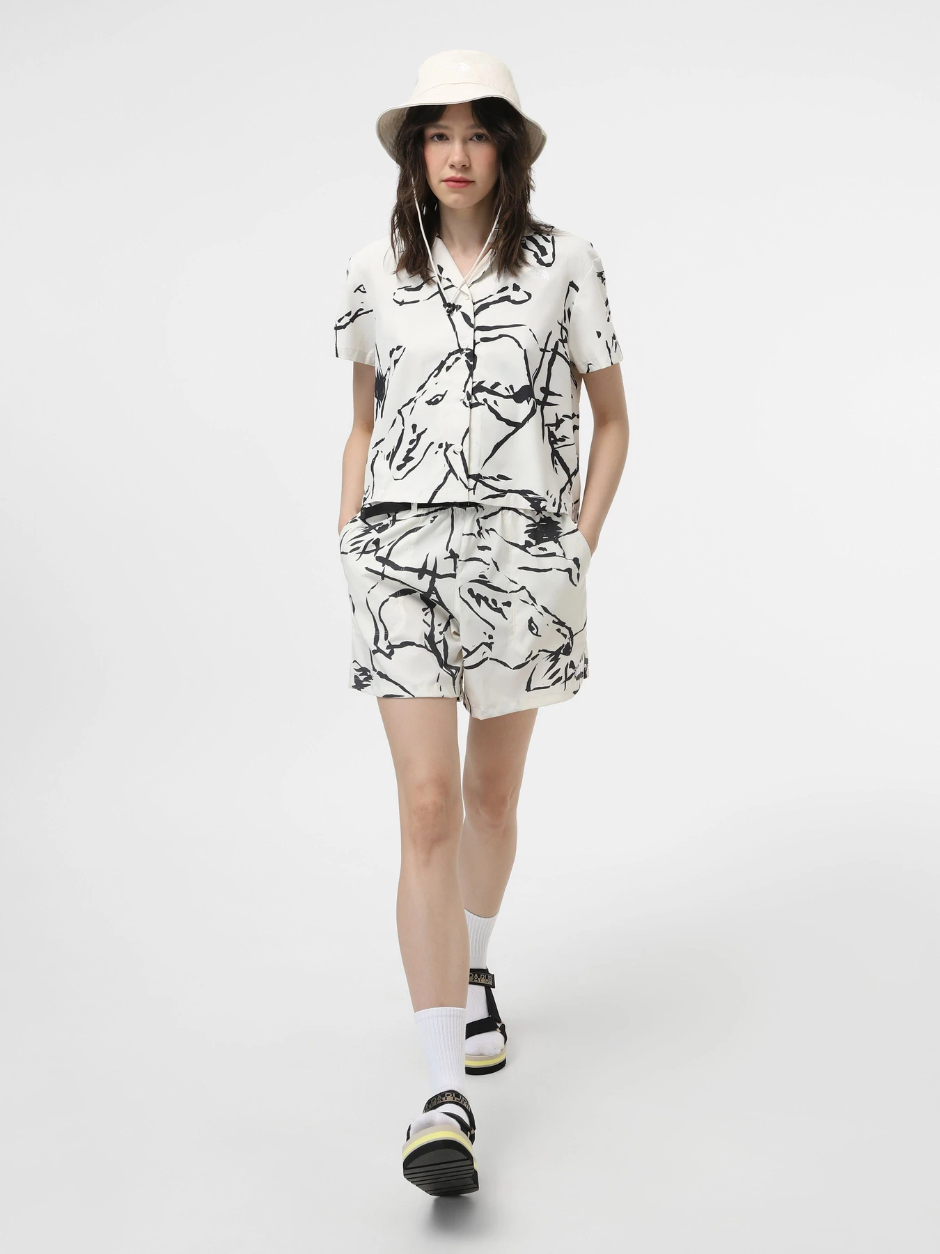 Шорты The North Face W Class V Pathfinder Belted Short модель NF0A81VWSI61 Шорты The North Face W Class V Pathfinder Belted Short модель NF0A81VWSI61 Фото