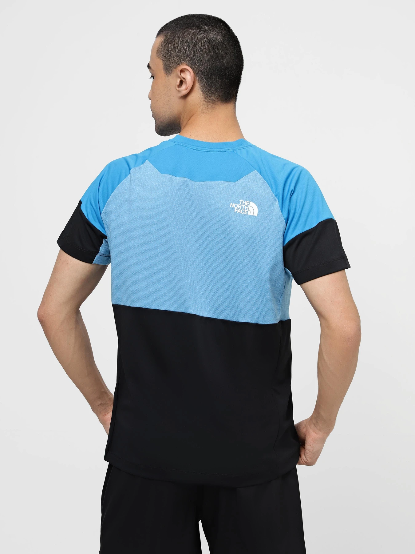 Футболки и поло The North Face Bolt Tech Tee модель NF0A825GWIJ1 Футболки и поло The North Face Bolt Tech Tee модель NF0A825GWIJ1 Фото