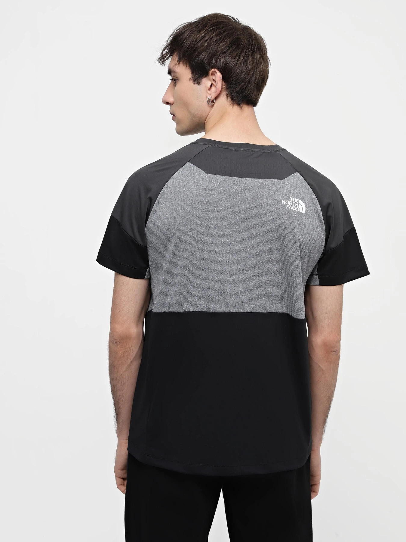 Футболки і поло The North Face Bolt Tech Tee модель NF0A825GMN81 Футболки і поло The North Face Bolt Tech Tee модель NF0A825GMN81 Фото