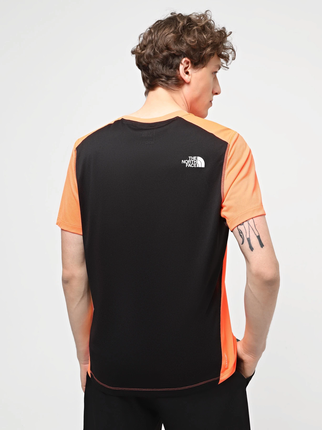 Футболки и поло The North Face M Lightbright S/S Tee модель NF0A825OTNI1 Футболки и поло The North Face M Lightbright S/S Tee модель NF0A825OTNI1 Фото