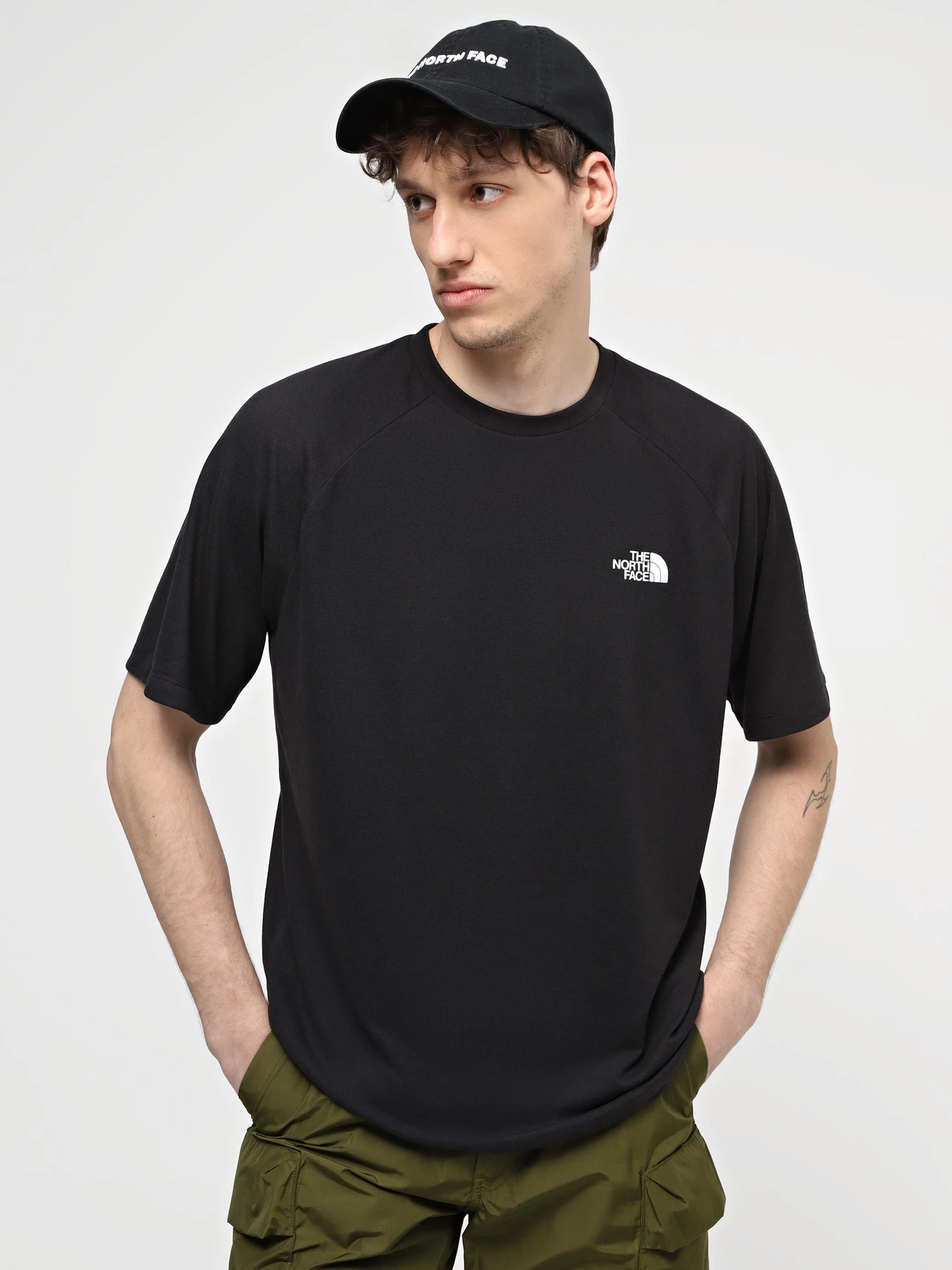 Футболки і поло The North Face M Foundation S/S Tee модель NF0A87FQKS71 Фото