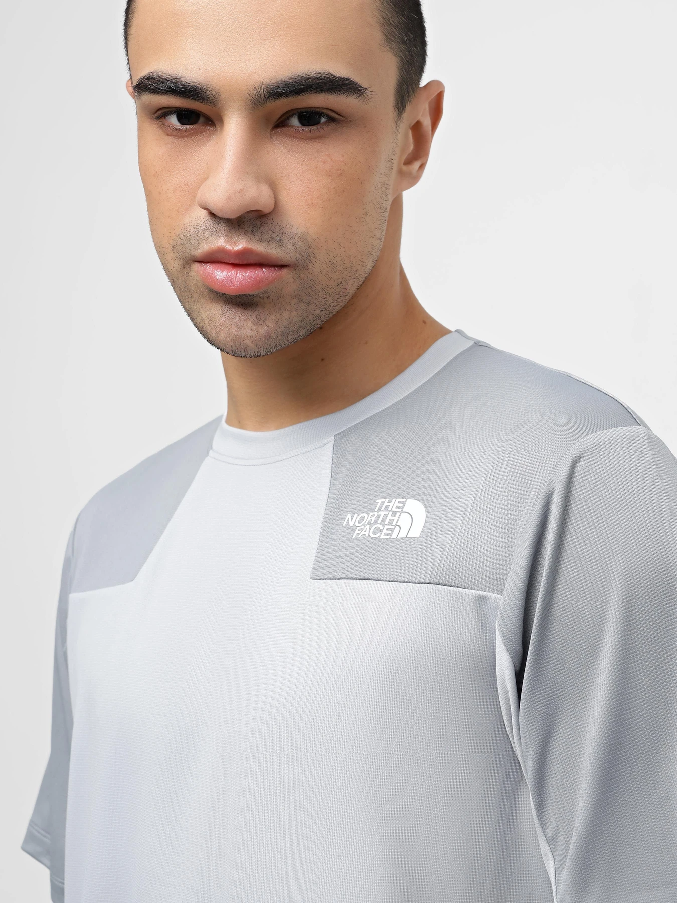 Футболки и поло The North Face M Ma S/S Tee модель NF0A87JJJ4U1 Футболки и поло The North Face M Ma S/S Tee модель NF0A87JJJ4U1 Фото