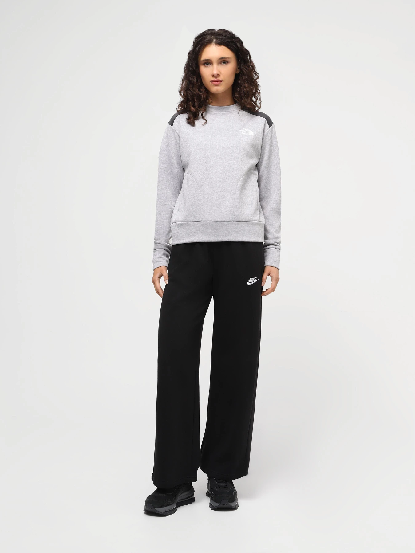 Худи и свитшоты The North Face W Reaxion Fleece Crew модель NF0A87JWFTM1 Худи и свитшоты The North Face W Reaxion Fleece Crew модель NF0A87JWFTM1 Фото