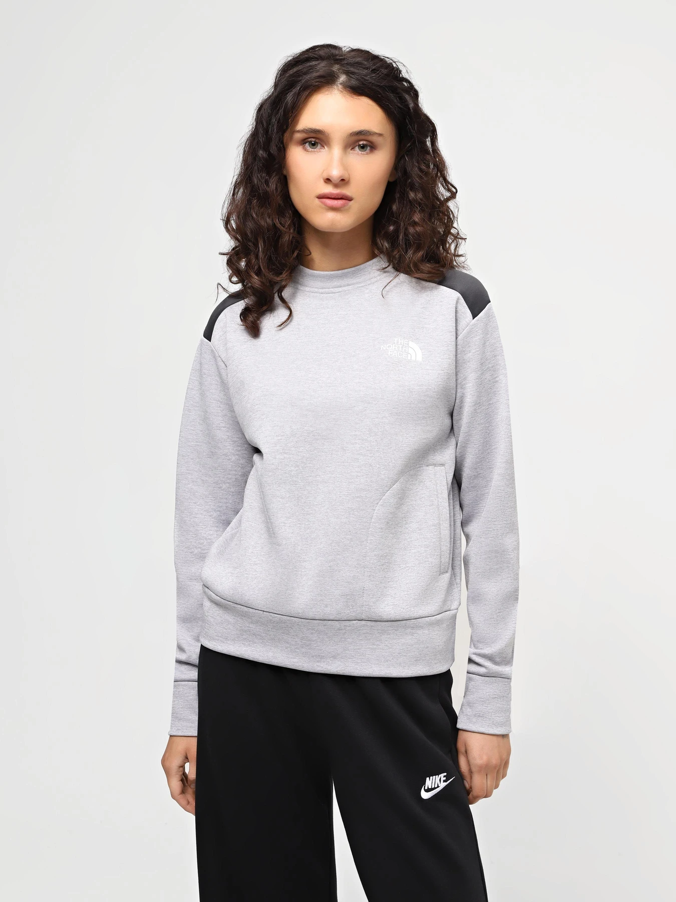 Худи и свитшоты The North Face W Reaxion Fleece Crew модель NF0A87JWFTM1 Худи и свитшоты The North Face W Reaxion Fleece Crew модель NF0A87JWFTM1 Фото