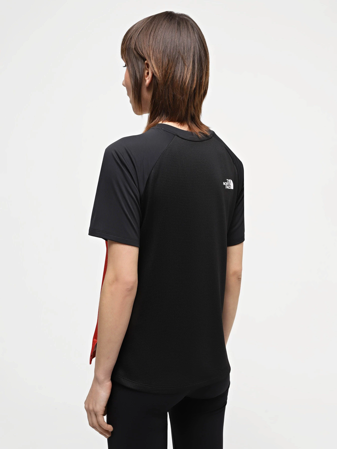 Футболки и поло The North Face W Trailjammer S/S Tee модель NF0A87TZWIM1 Футболки и поло The North Face W Trailjammer S/S Tee модель NF0A87TZWIM1 Фото