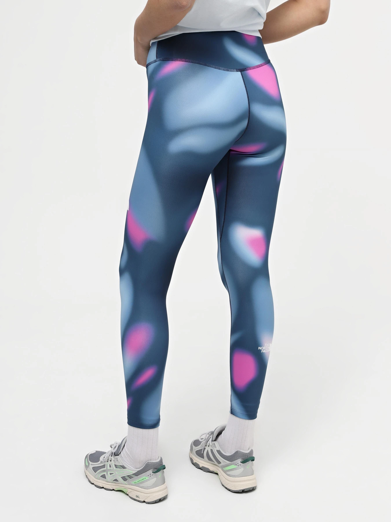 Штани The North Face Flex High Tight Print модель NF0A886RWI81 Штани The North Face Flex High Tight Print модель NF0A886RWI81 Фото