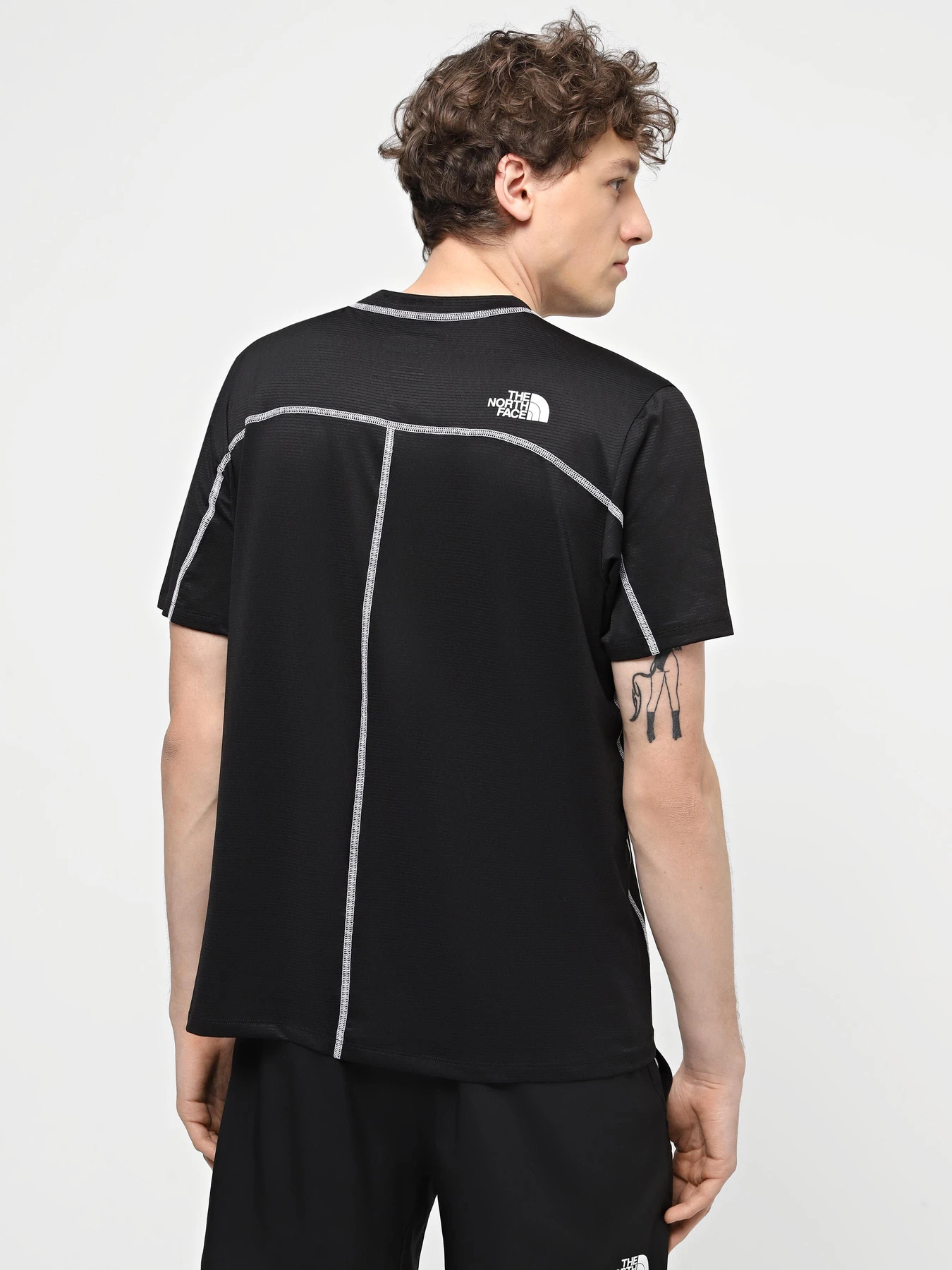 Футболки і поло The North Face M Hakuun Ss Tee модель NF0A883TJK31 Футболки і поло The North Face M Hakuun Ss Tee модель NF0A883TJK31 Фото
