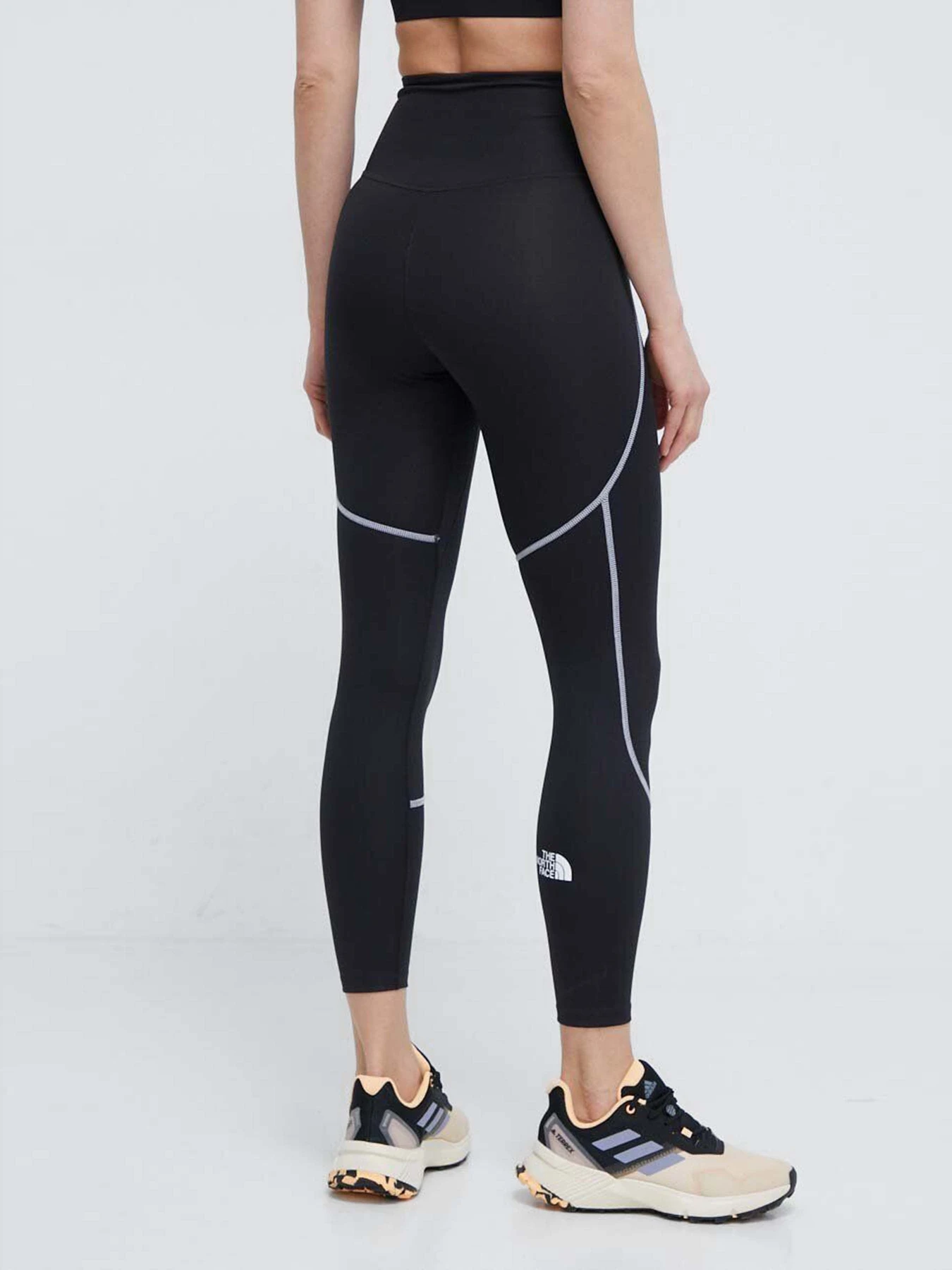 Штани The North Face W Hakuun 7/8 Tight модель NF0A8844JK31 Штани The North Face W Hakuun 7/8 Tight модель NF0A8844JK31 Фото