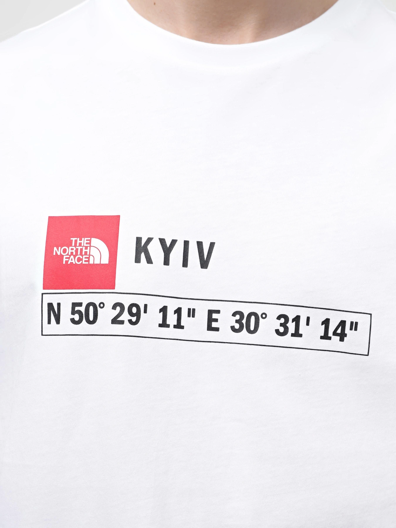 Футболки і поло The North Face M S/S Gps T-Shirt Kyiv модель NF0A8B3PFN41 Футболки і поло The North Face M S/S Gps T-Shirt Kyiv модель NF0A8B3PFN41 Фото