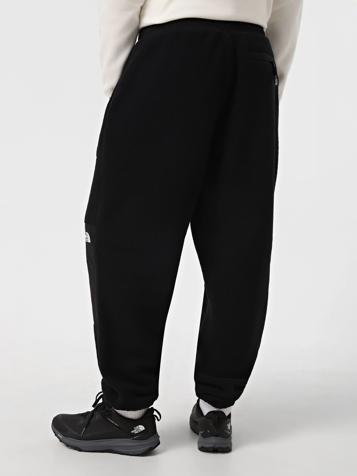 Штани The North Face Retro Denali модель NF0A88XKJK31 Штани The North Face Retro Denali модель NF0A88XKJK31 Фото