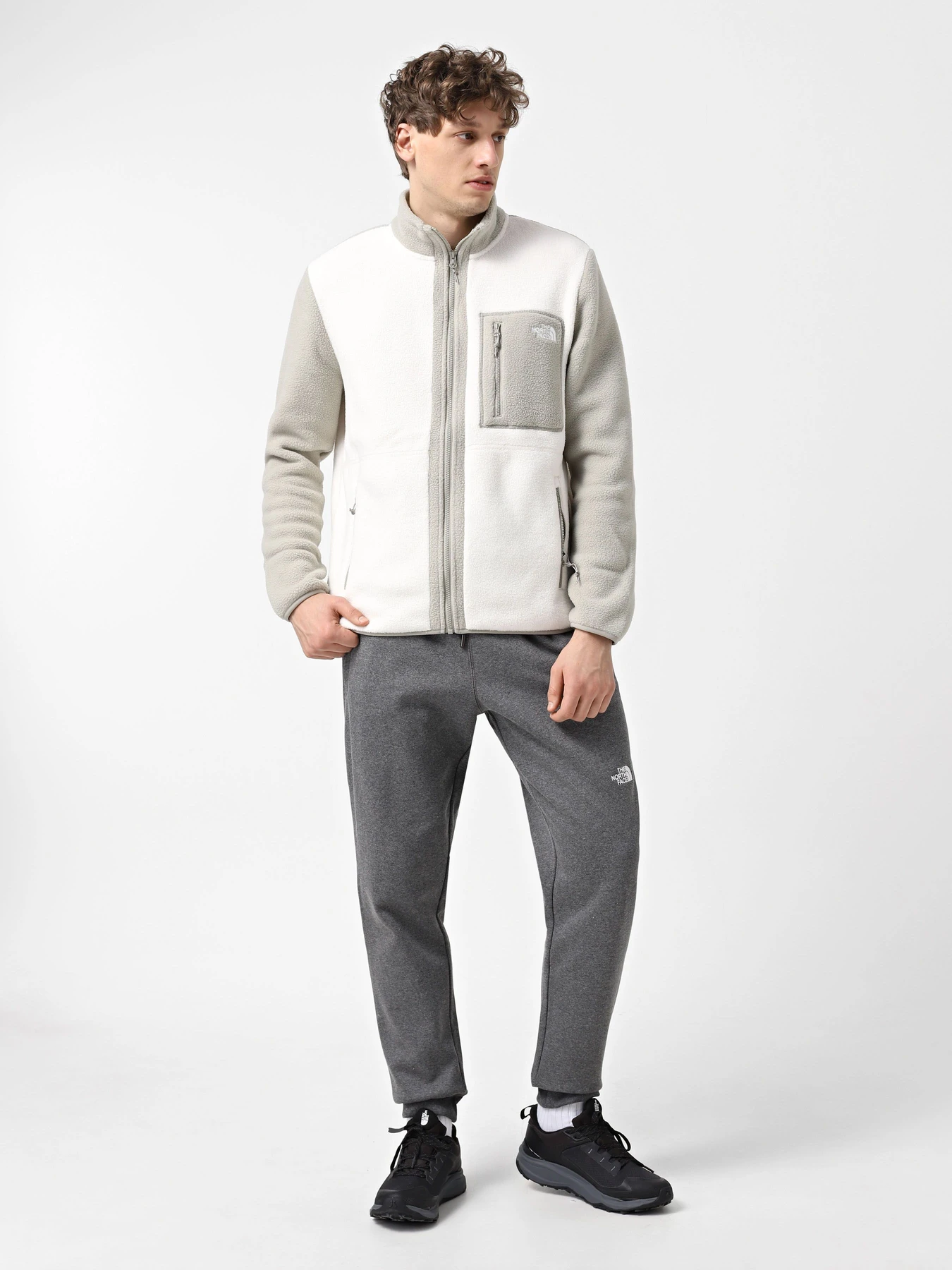 Худі та світшоти The North Face Yumiori модель NF0A883R9IG1 Худі та світшоти The North Face Yumiori модель NF0A883R9IG1 Фото