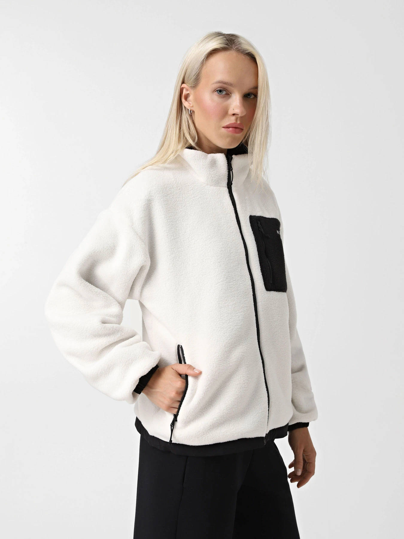 Куртки та дублянки The North Face Yumiori Reversible модель NF0A89GUVOR1 Фото