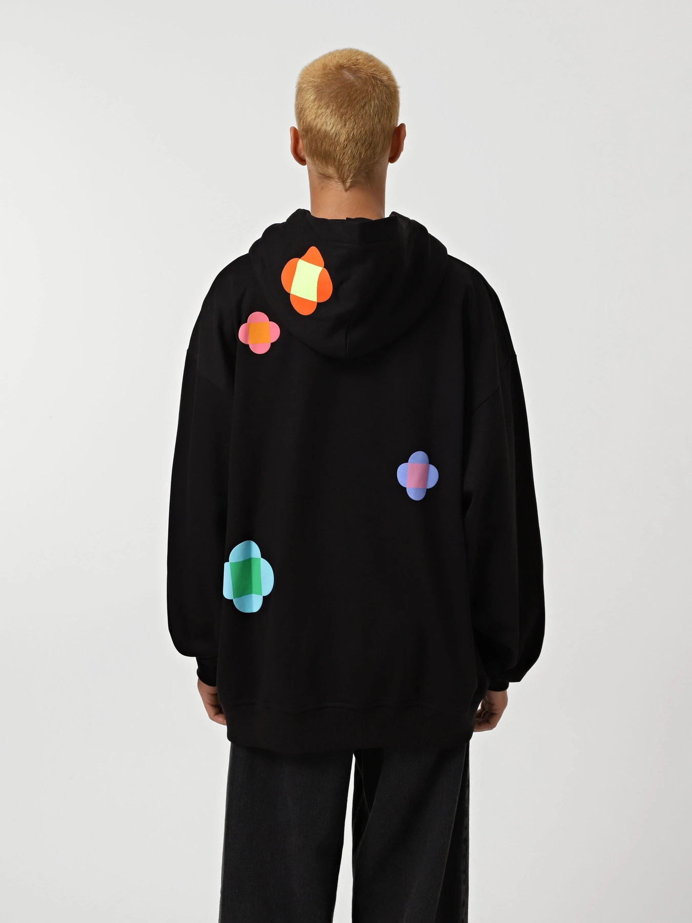 Худі та світшоти The North Face x Yinka Ilori Let's Blossom Together Graphic модель NF0A89C4JK31 Фото