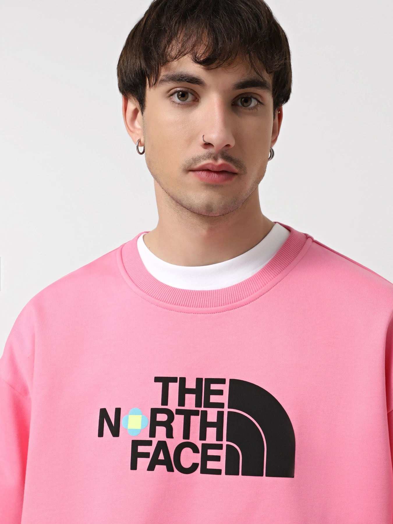 Худи и свитшоты The North Face x Yinka Ilori Crew модель NF0A89C8PIH1 Фото