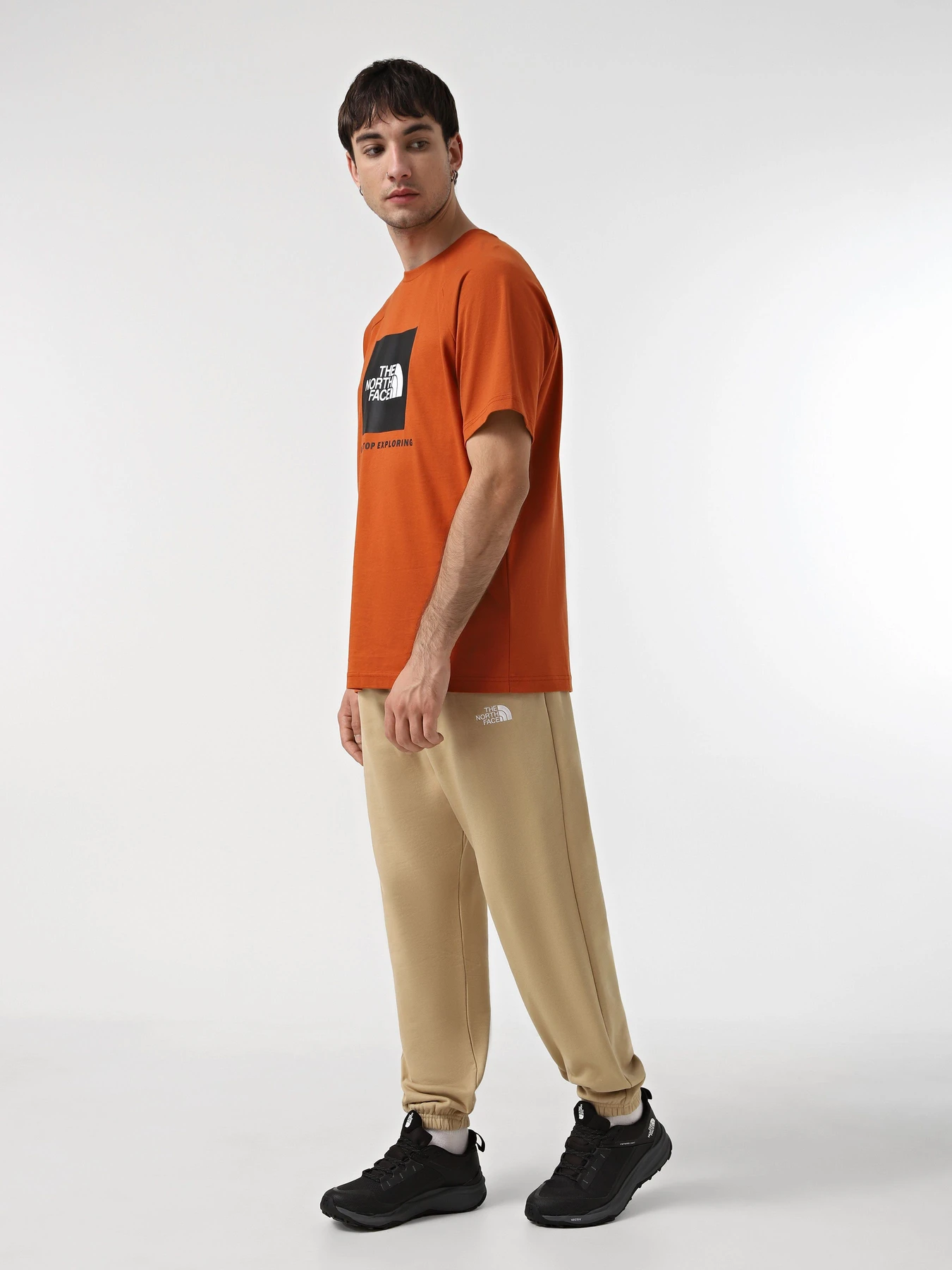 Брюки The North Face Essential модель NF0A8A6JLK51 Брюки The North Face Essential модель NF0A8A6JLK51 Фото