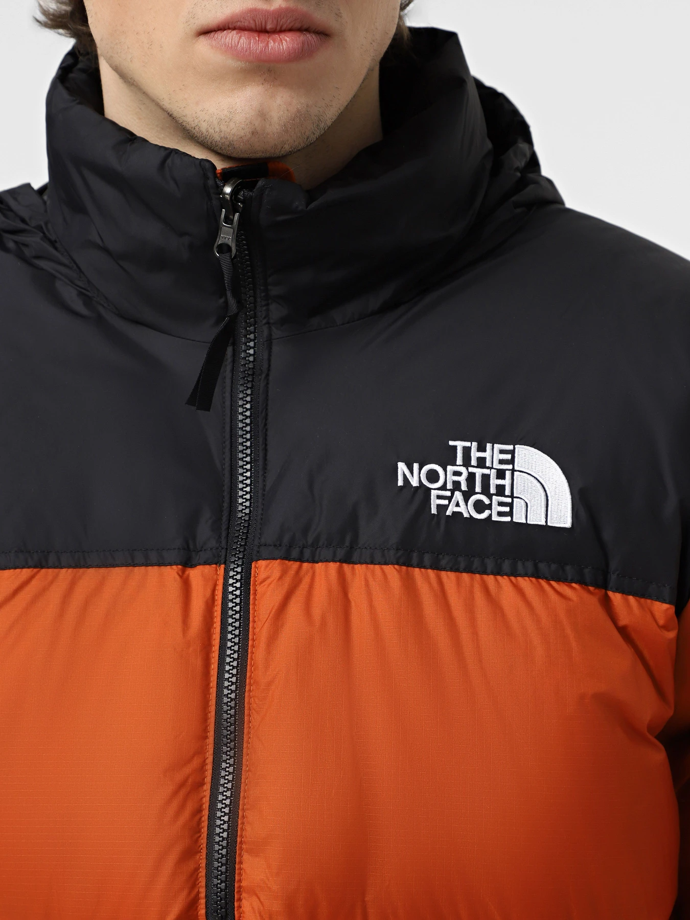 Куртки та дублянки The North Face 1996 Retro Nuptse модель NF0A3C8D5PO1 Фото