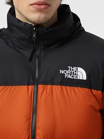 Куртки та дублянки The North Face 1996 Retro Nuptse модель NF0A3C8D5PO1 Фото