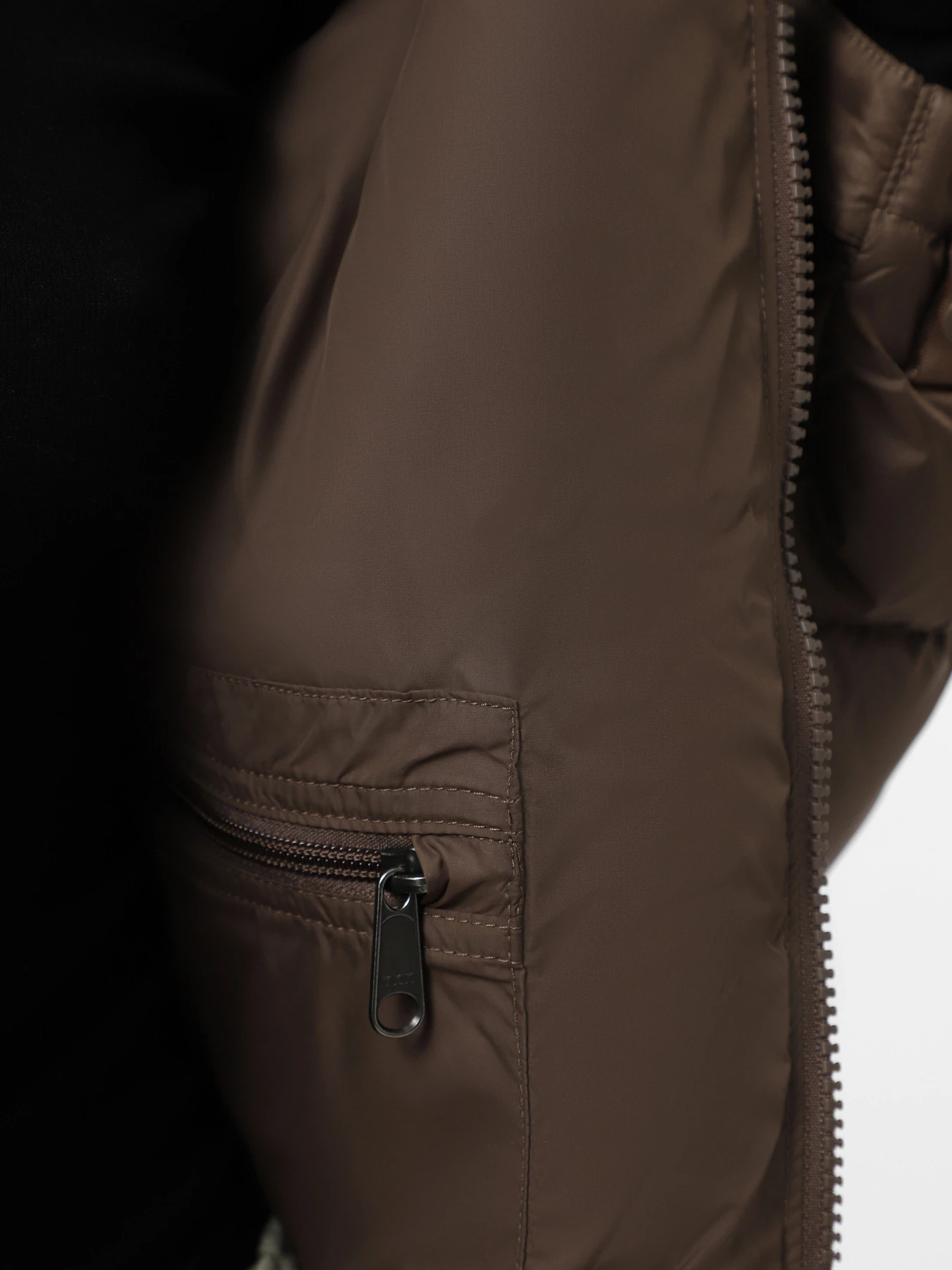 Куртки и дубленки The North Face 1996 Retro Nuptse модель NF0A3XEO1OI1 Куртки и дубленки The North Face 1996 Retro Nuptse модель NF0A3XEO1OI1 Фото
