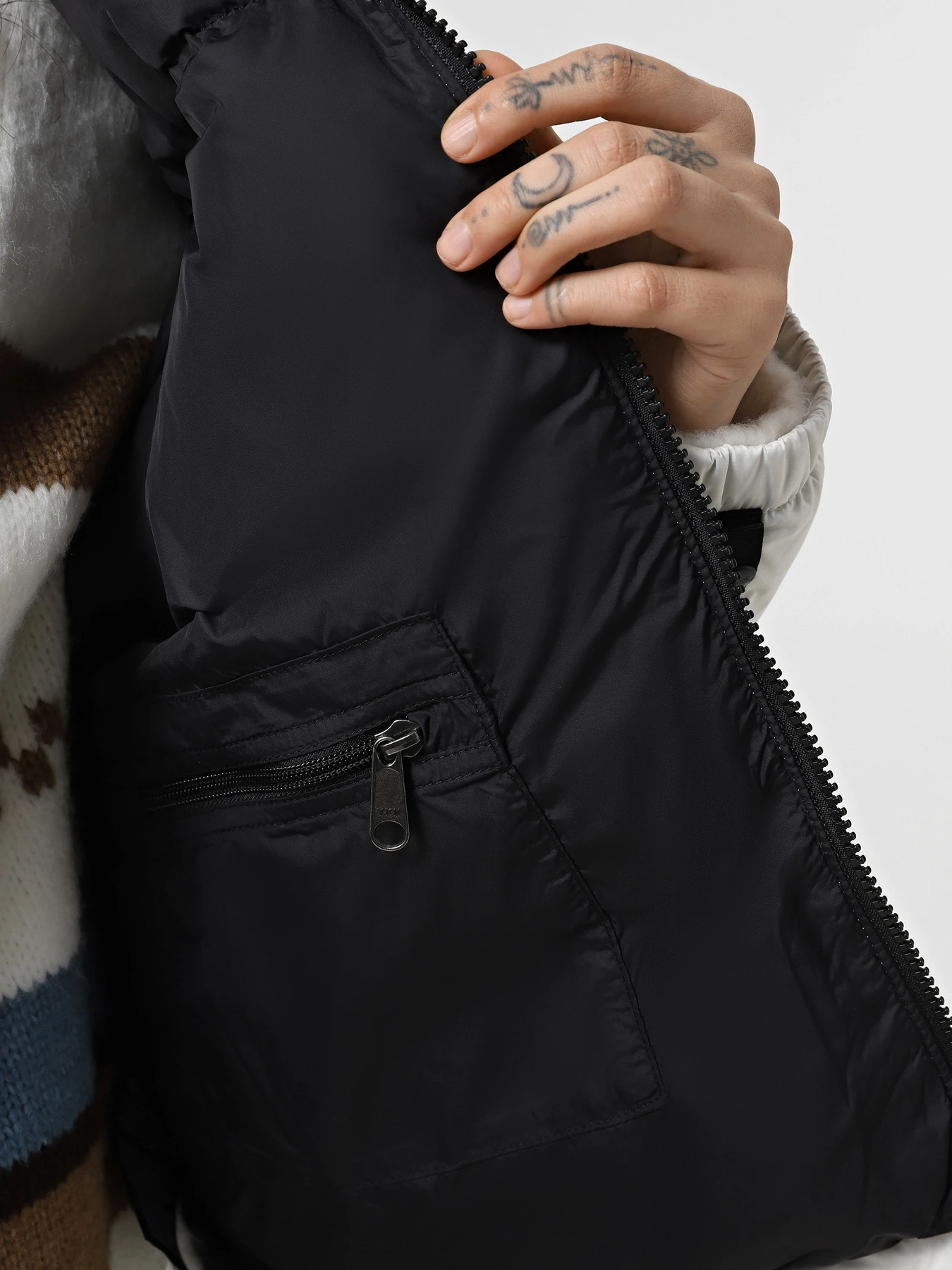 Куртки и дубленки The North Face 1996 Retro Nuptse модель NF0A3XEO5IX1 Фото