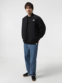 Куртки та дублянки The North Face Tnf Bomber модель NF0A88XZJK31 Фото