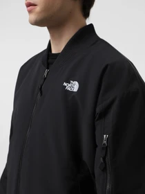 Куртки та дублянки The North Face Tnf Bomber модель NF0A88XZJK31 Фото