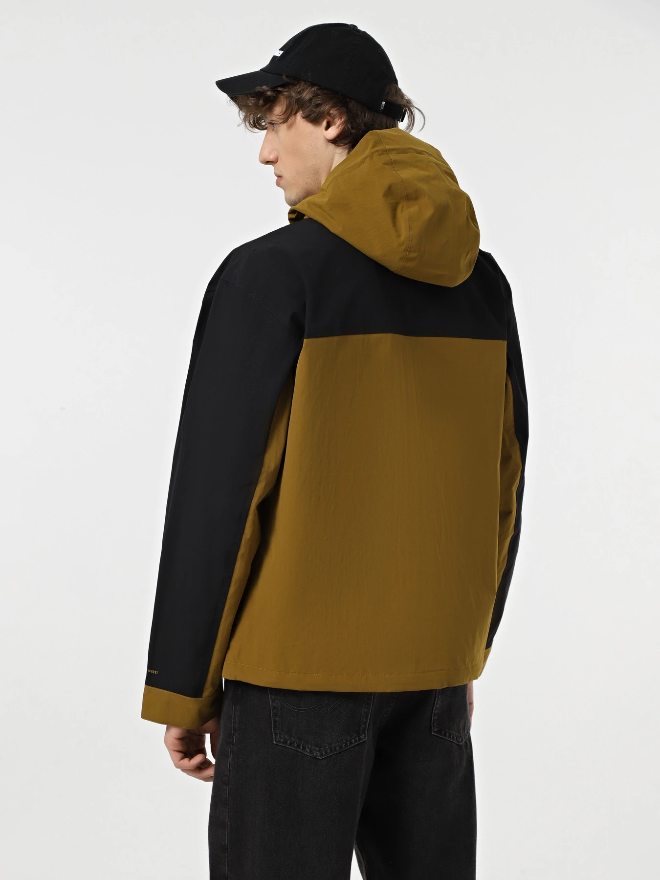 Куртки та дублянки The North Face M66 Ripstop Rain модель NF0A88Y35HO1 Фото