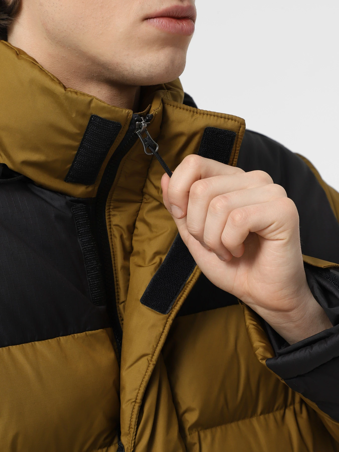 Куртки та дублянки The North Face Monterosa Insulated модель NF0A89EG1OB1 Фото