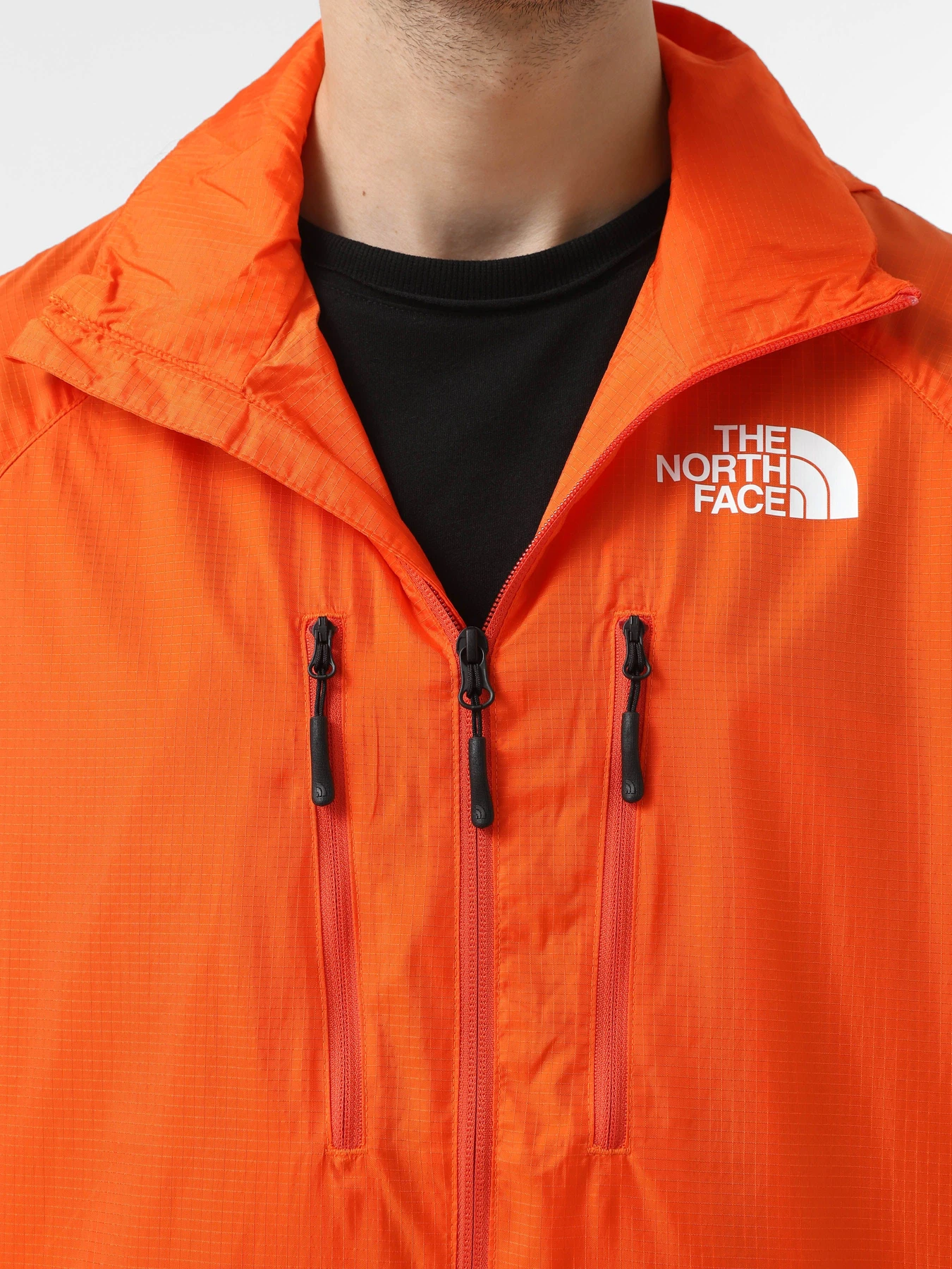 Куртки и дубленки The North Face x Yinka Ilori Windshell модель NF0A89GNA6M1 Фото