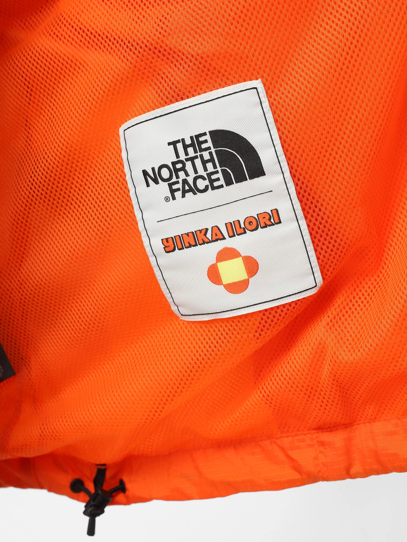 Куртки и дубленки The North Face x Yinka Ilori Windshell модель NF0A89GNA6M1 Фото