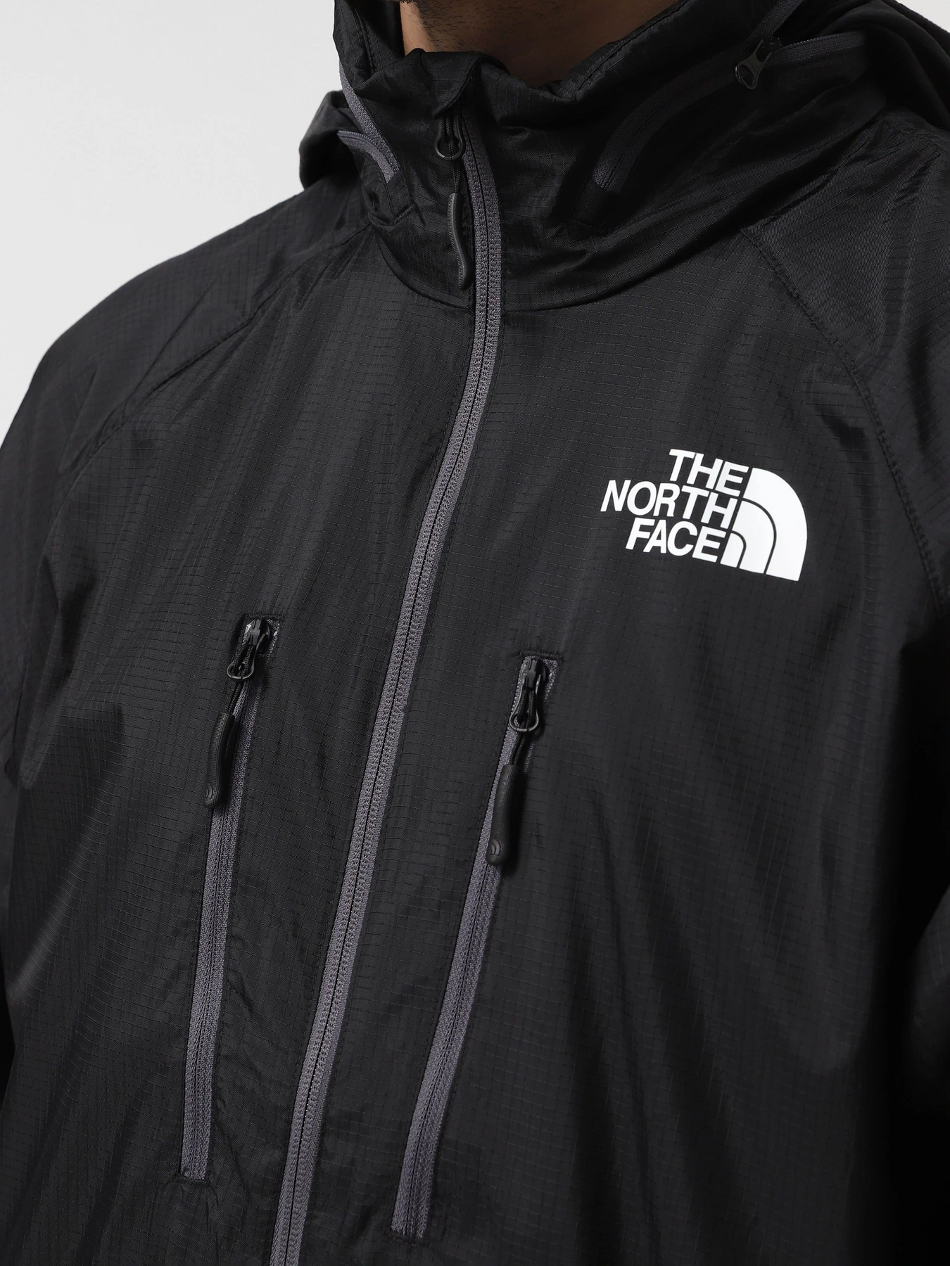 Куртки та дублянки The North Face x Yinka Ilori Windshell модель NF0A89GNJK31 Куртки та дублянки The North Face x Yinka Ilori Windshell модель NF0A89GNJK31 Фото