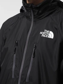 Куртки та дублянки The North Face x Yinka Ilori Windshell модель NF0A89GNJK31 Фото