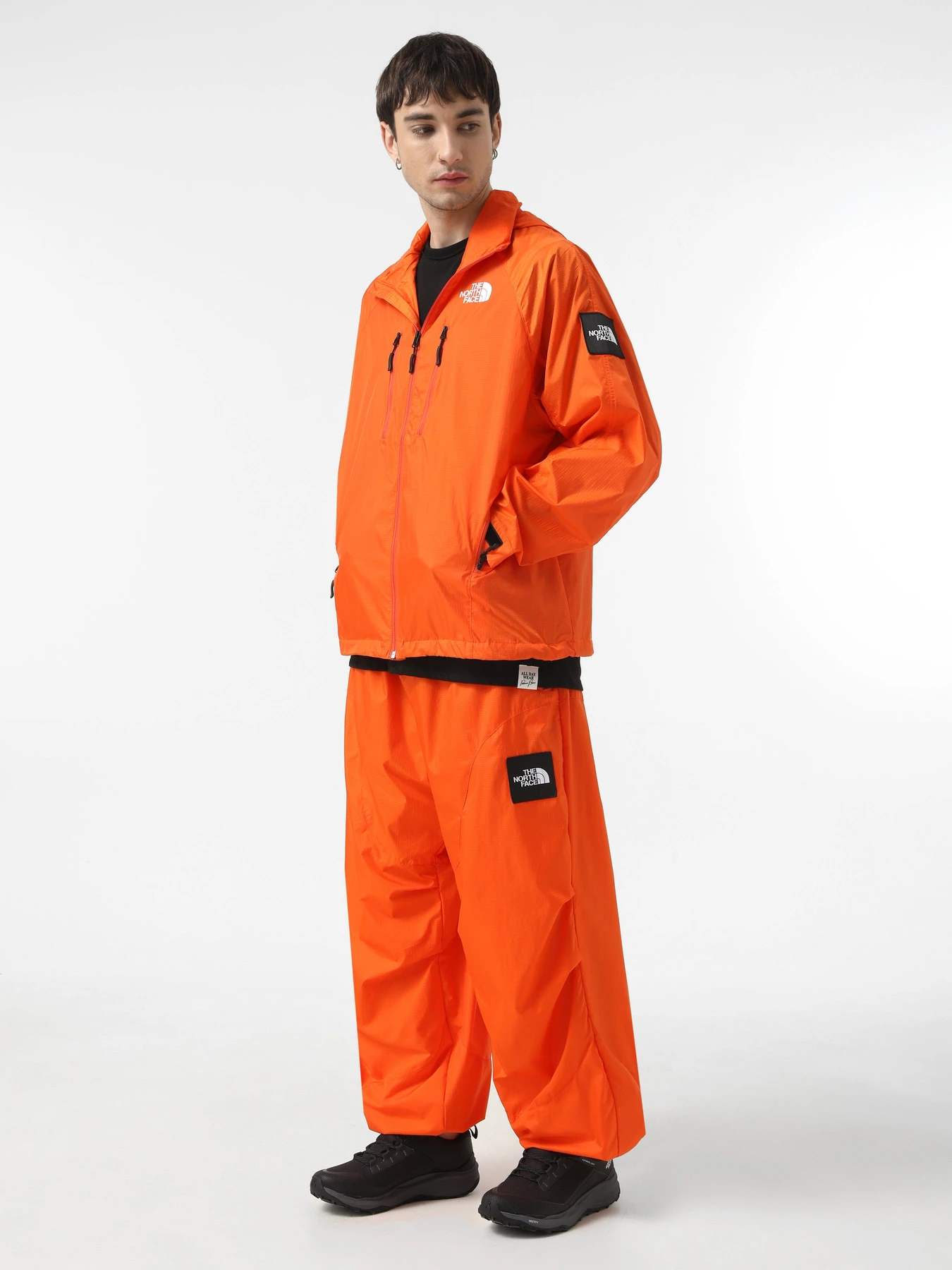 Штани The North Face x Yinka Ilori Windshell модель NF0A89GPA6M1 Штани The North Face x Yinka Ilori Windshell модель NF0A89GPA6M1 Фото
