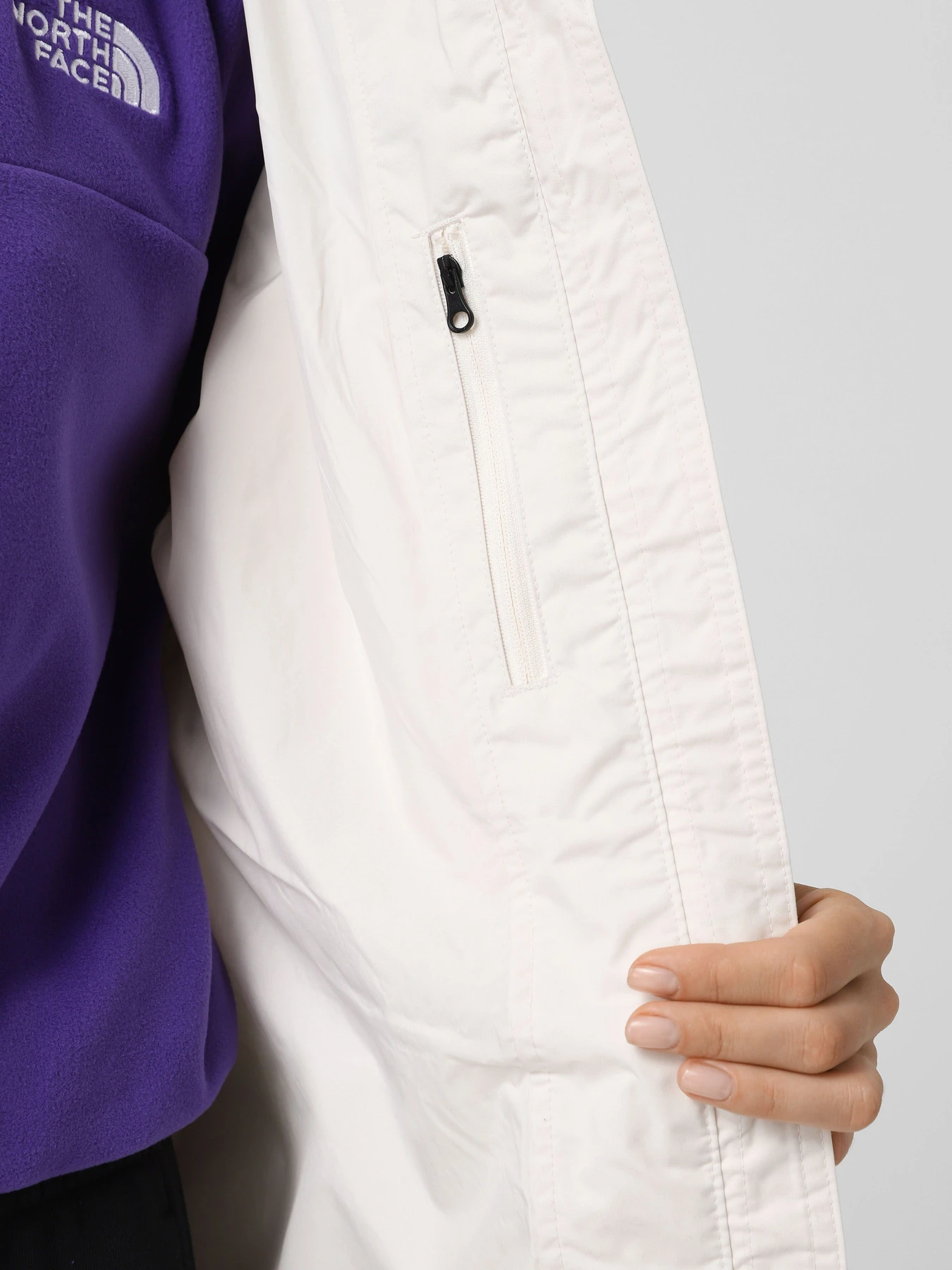 Куртки и дубленки The North Face Reign On модель NF0A8BCJROU1 Куртки и дубленки The North Face Reign On модель NF0A8BCJROU1 Фото