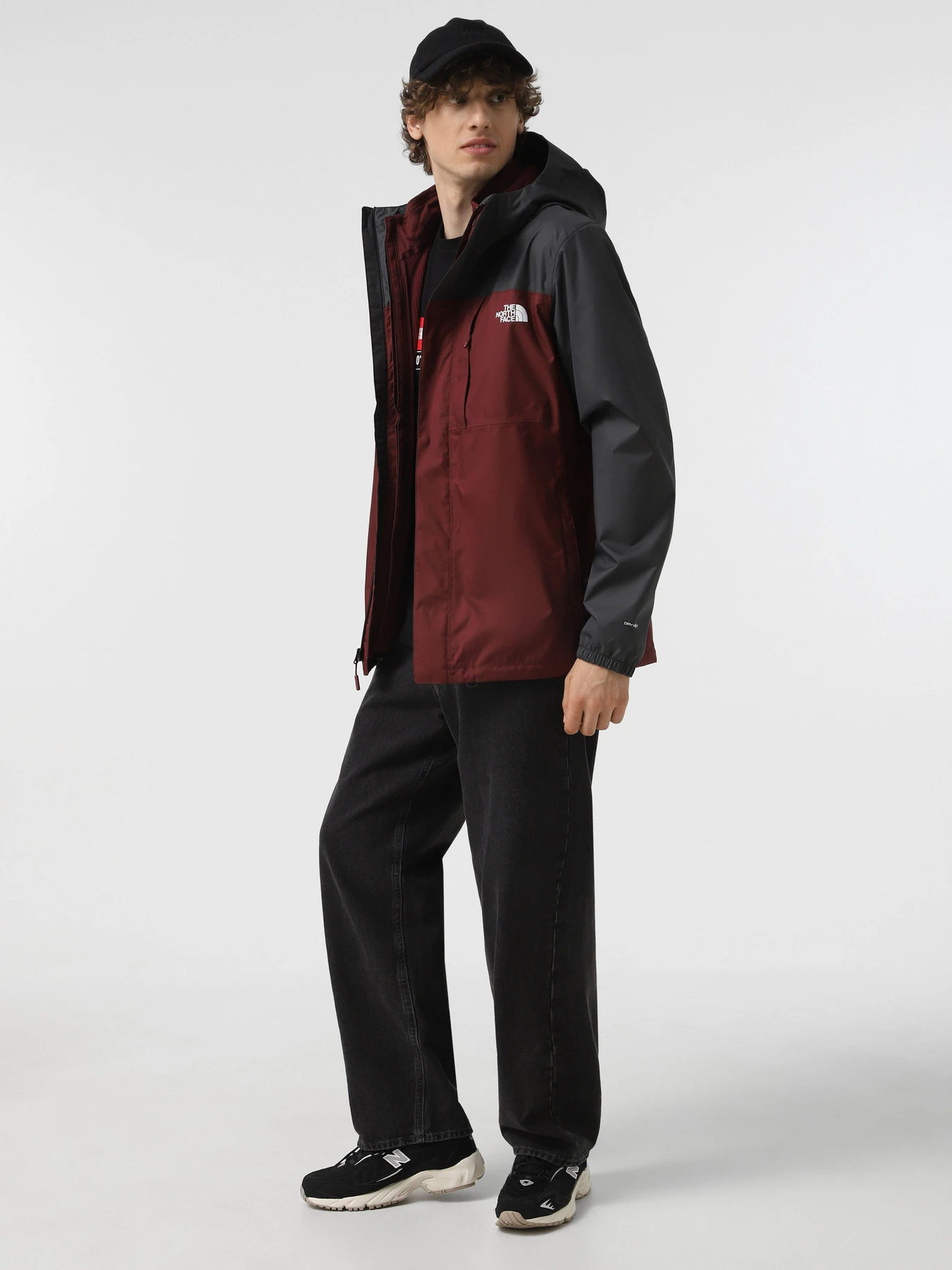 Куртки и дубленки The North Face Quest Triclimate модель NF0A3YFH7OK1 Фото
