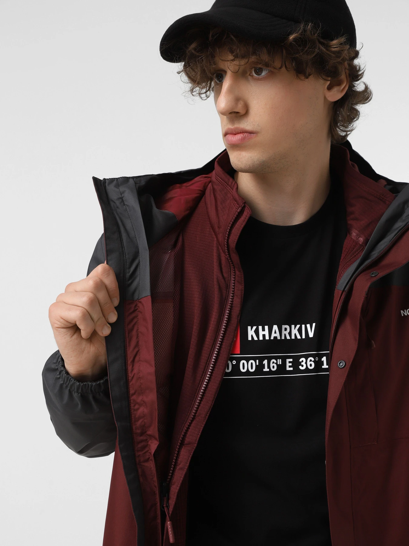 Куртки и дубленки The North Face Quest Triclimate модель NF0A3YFH7OK1 Фото