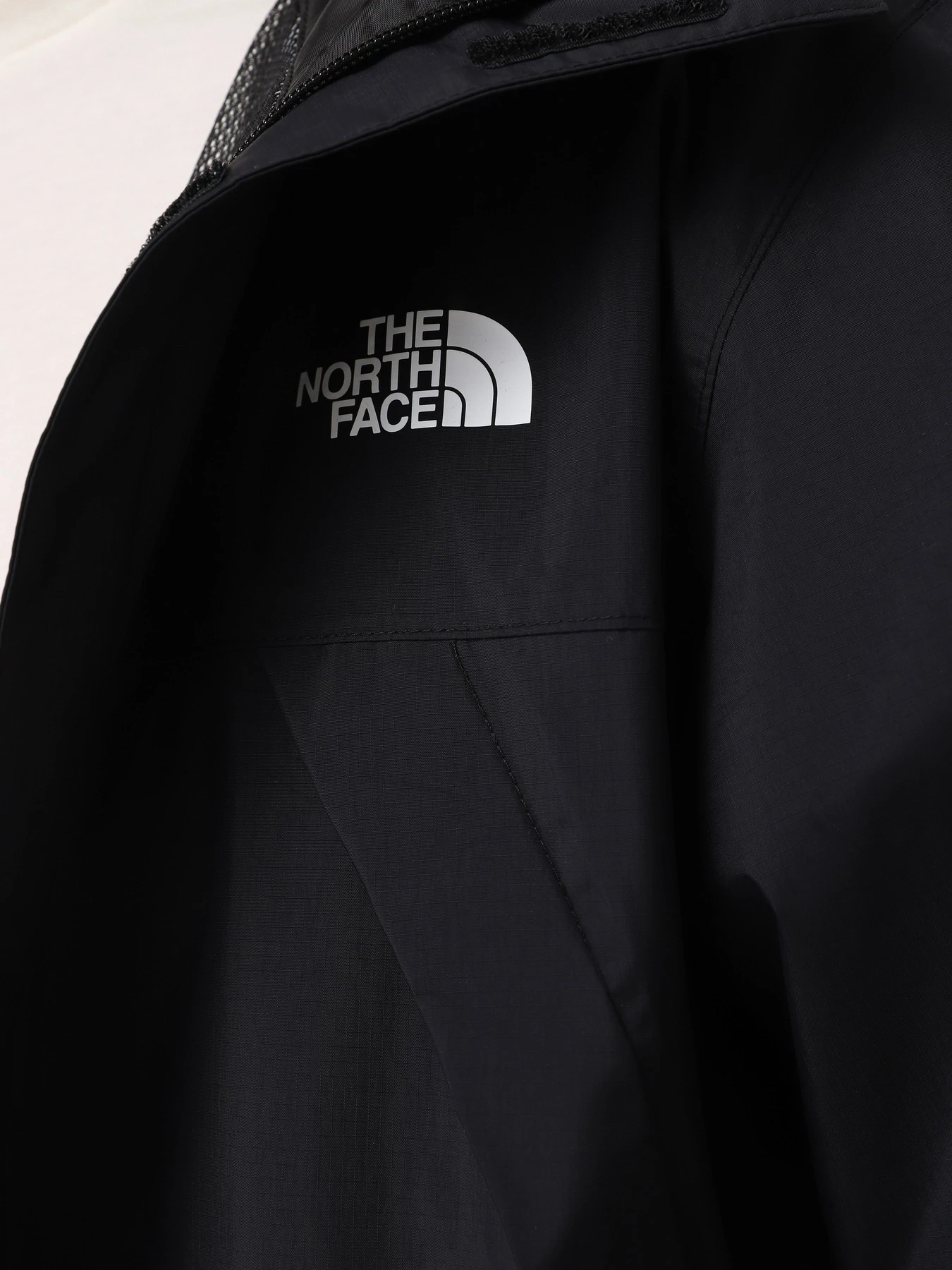 Куртки и дубленки The North Face Antora модель NF0A7QEY4H01 Куртки и дубленки The North Face Antora модель NF0A7QEY4H01 Фото