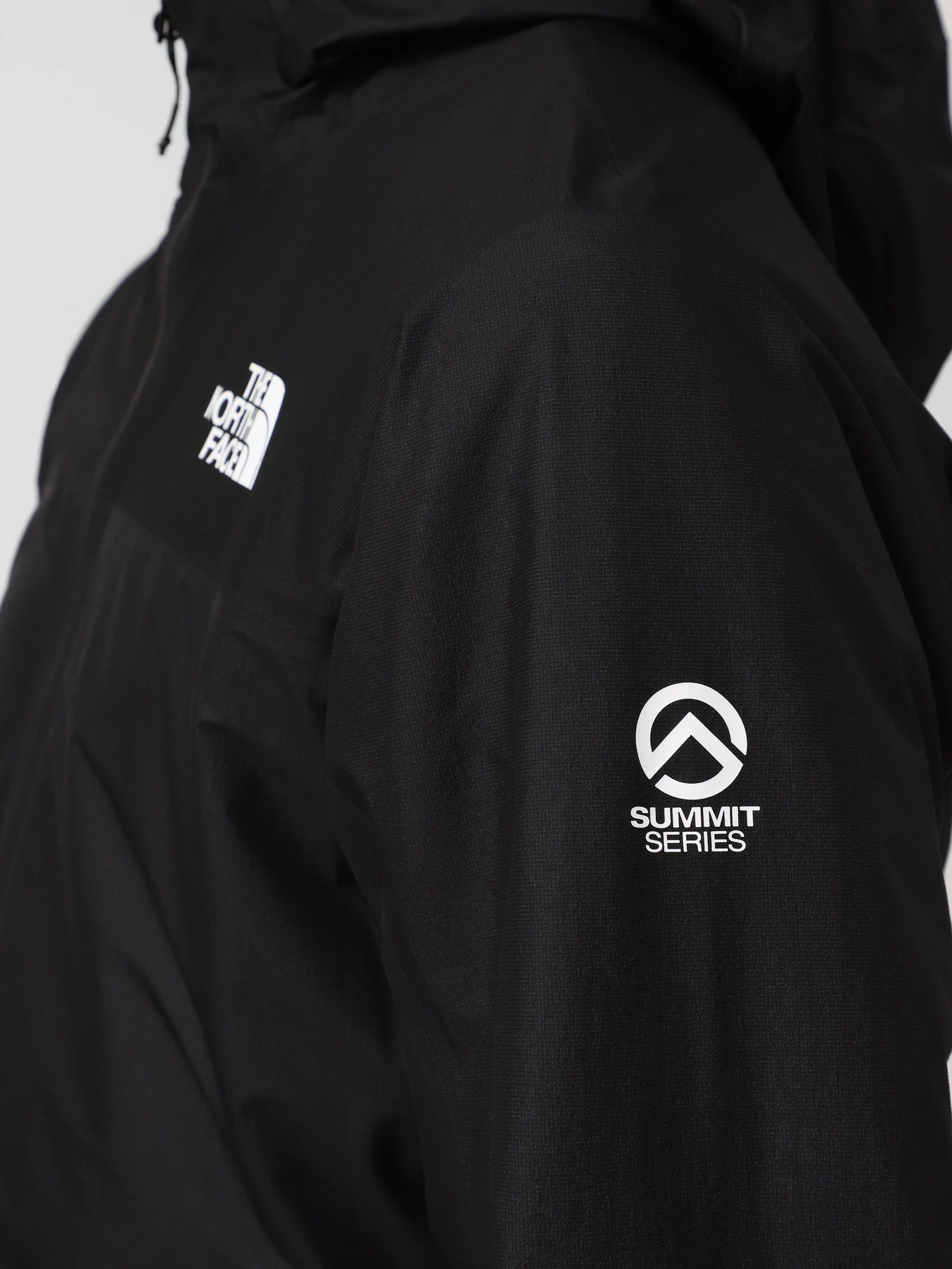 Куртки и дубленки The North Face Summit Superior Futurelight модель NF0A86WGJK31 Фото