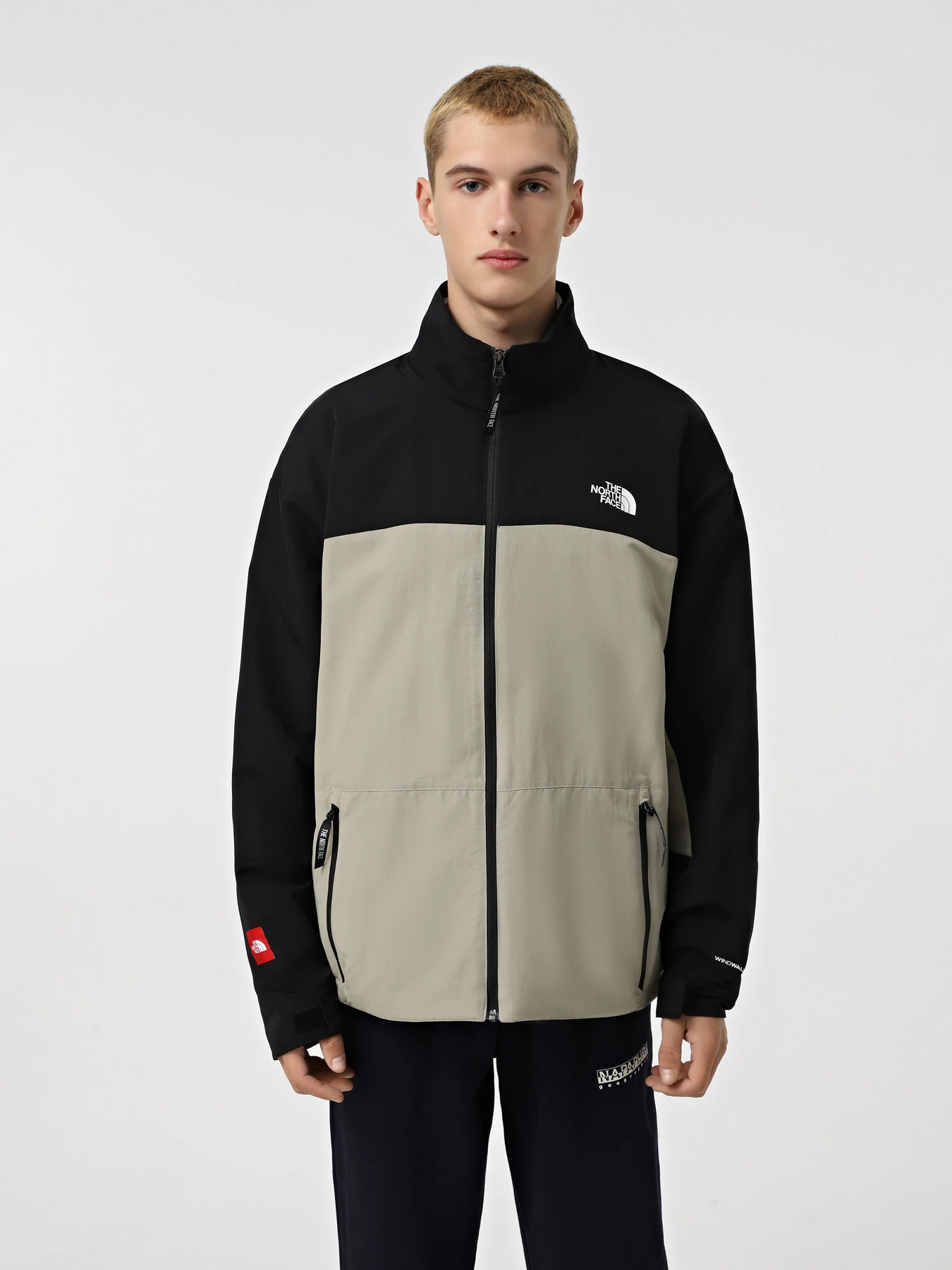 Куртки та дублянки The North Face Himalayan Track модель NF0A88XW5IF1 Фото
