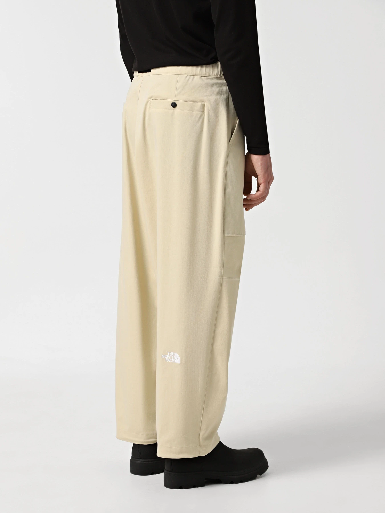 Штани The North Face x Yinka Ilori Relaxed модель NF0A89GH3X41 Штани The North Face x Yinka Ilori Relaxed модель NF0A89GH3X41 Фото