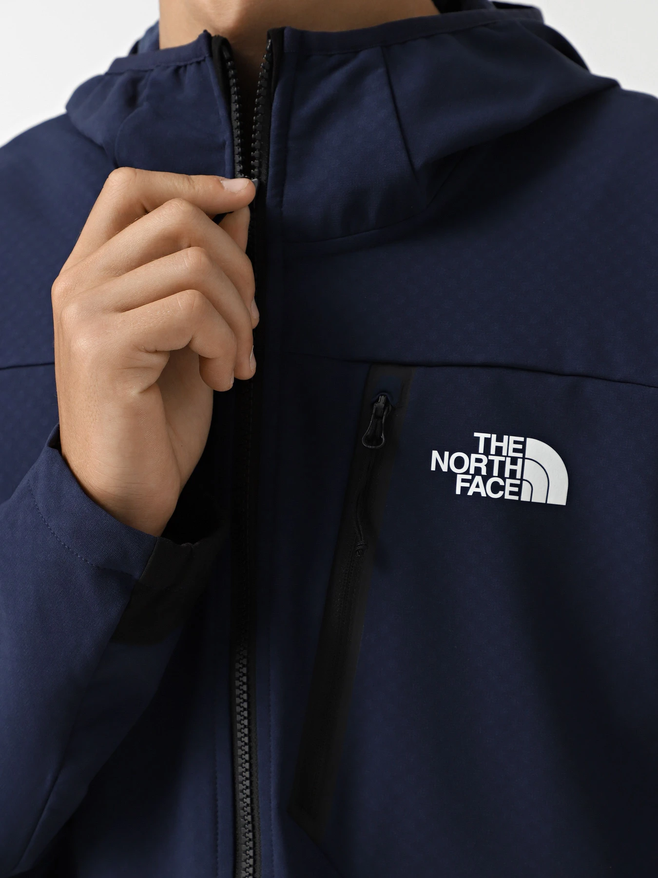 Куртки та дублянки The North Face Mountain Athletics Softshell модель NF0A892S8K21 Куртки та дублянки The North Face Mountain Athletics Softshell модель NF0A892S8K21 Фото
