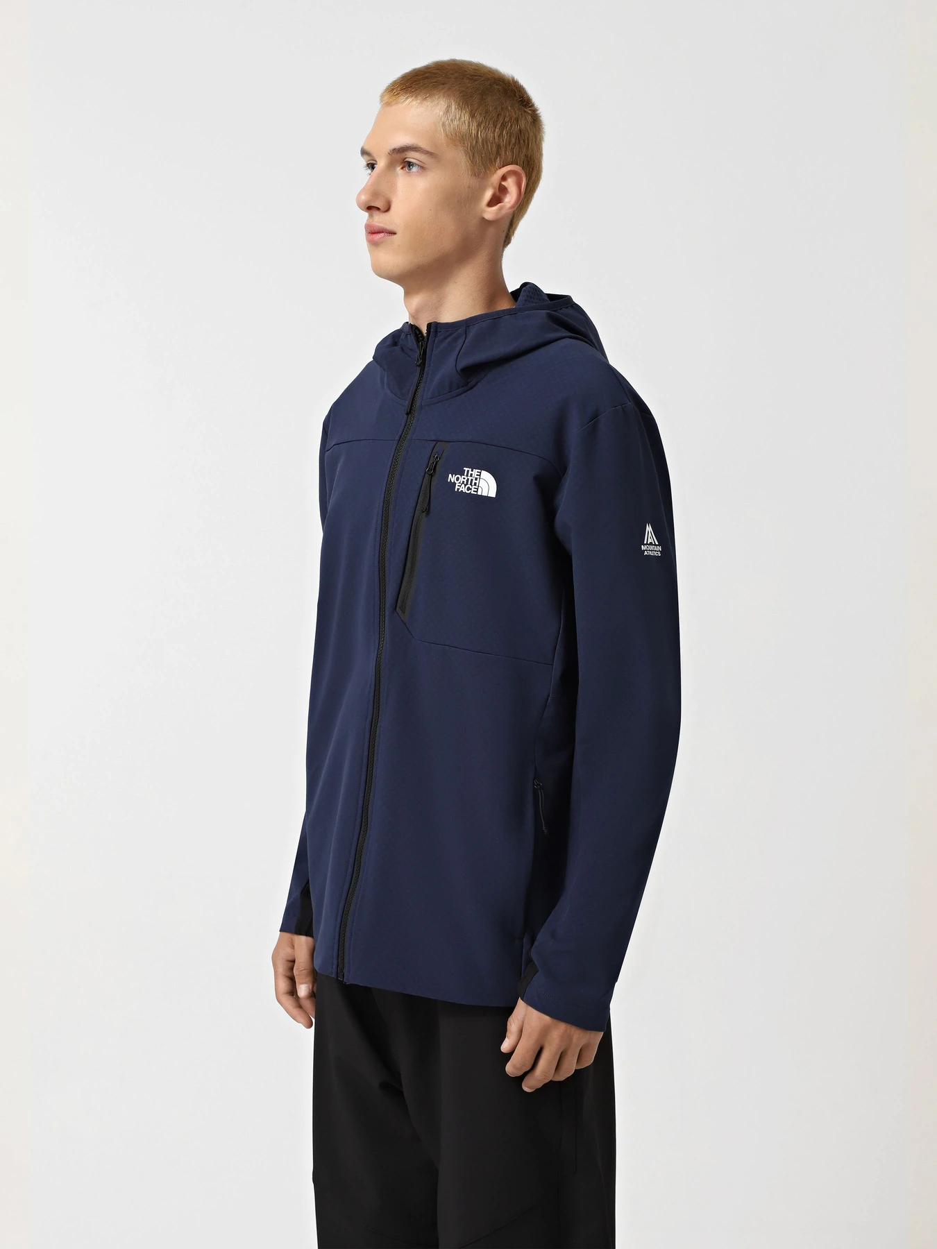 Куртки та дублянки The North Face Mountain Athletics Softshell модель NF0A892S8K21 Куртки та дублянки The North Face Mountain Athletics Softshell модель NF0A892S8K21 Фото