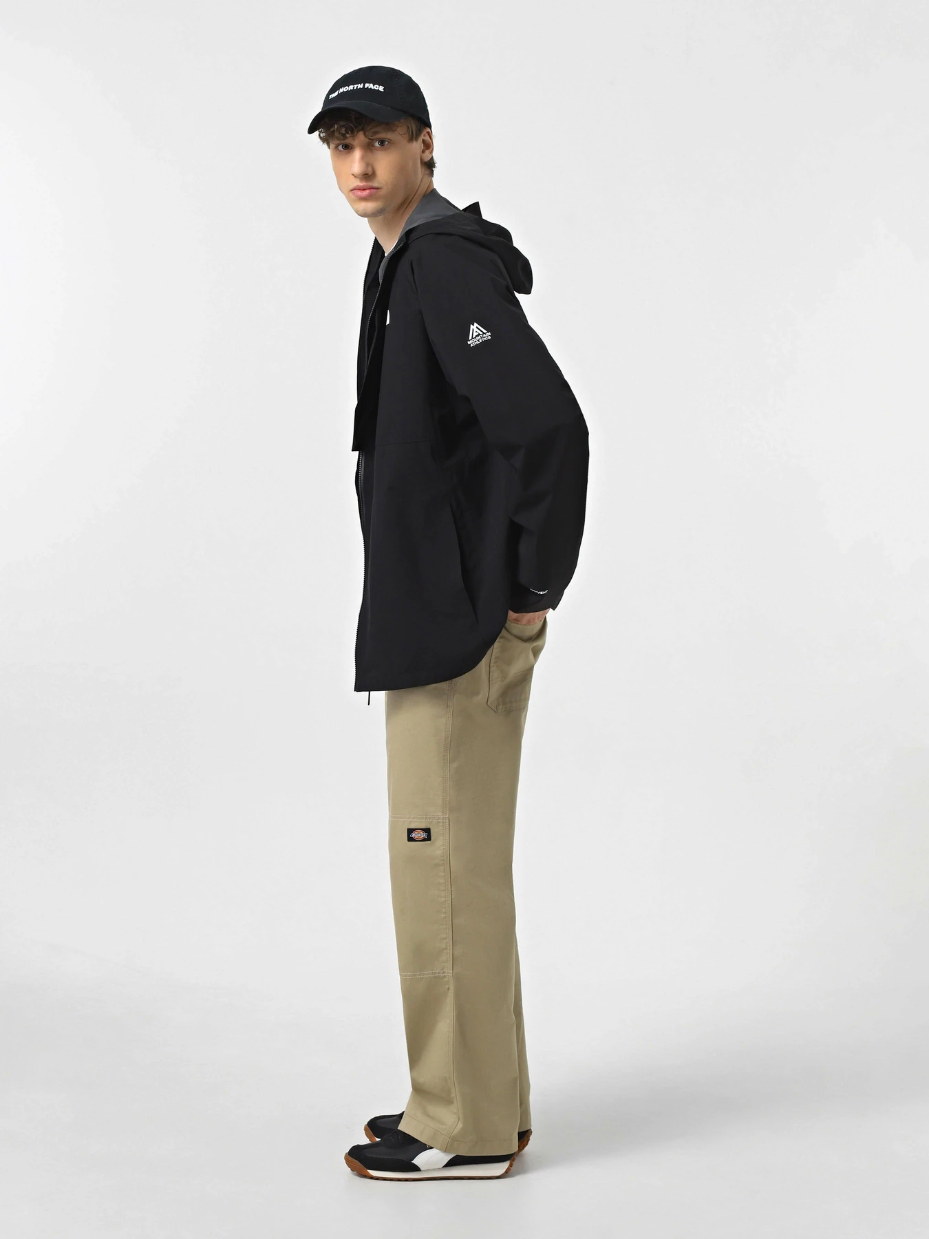 Куртки та дублянки The North Face Mountain Athletics модель NF0A892UJK31 Куртки та дублянки The North Face Mountain Athletics модель NF0A892UJK31 Фото