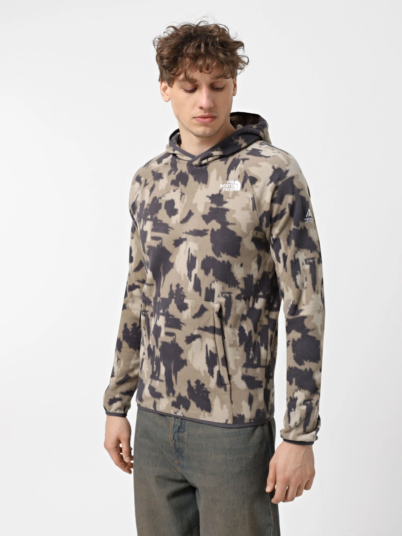Худи и свитшоты The North Face Mountain Athletics модель NF0A893J6VO1 Фото